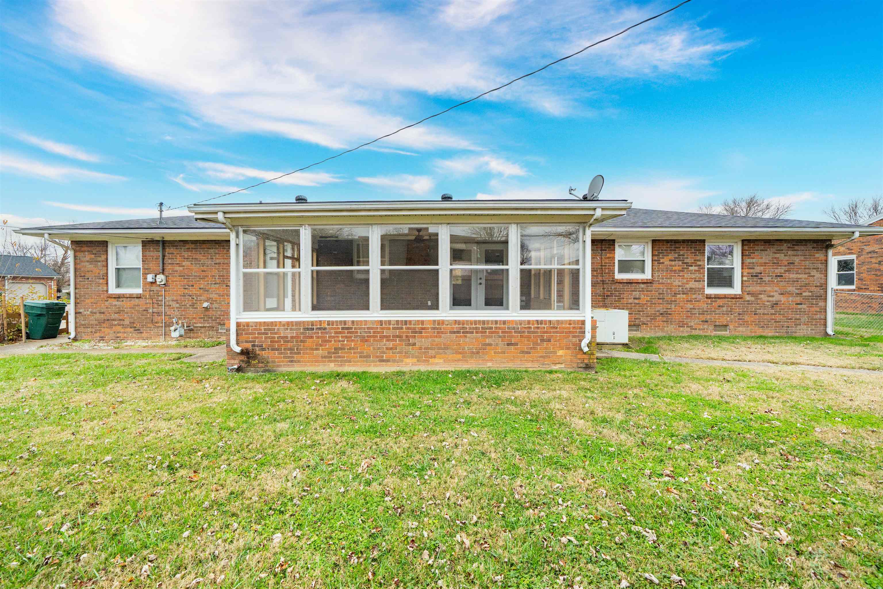 3521 Queens Way, Owensboro, Kentucky 42301, 3 Bedrooms Bedrooms, ,3 BathroomsBathrooms,Single Family Residence,For Sale,Queens Way,93794