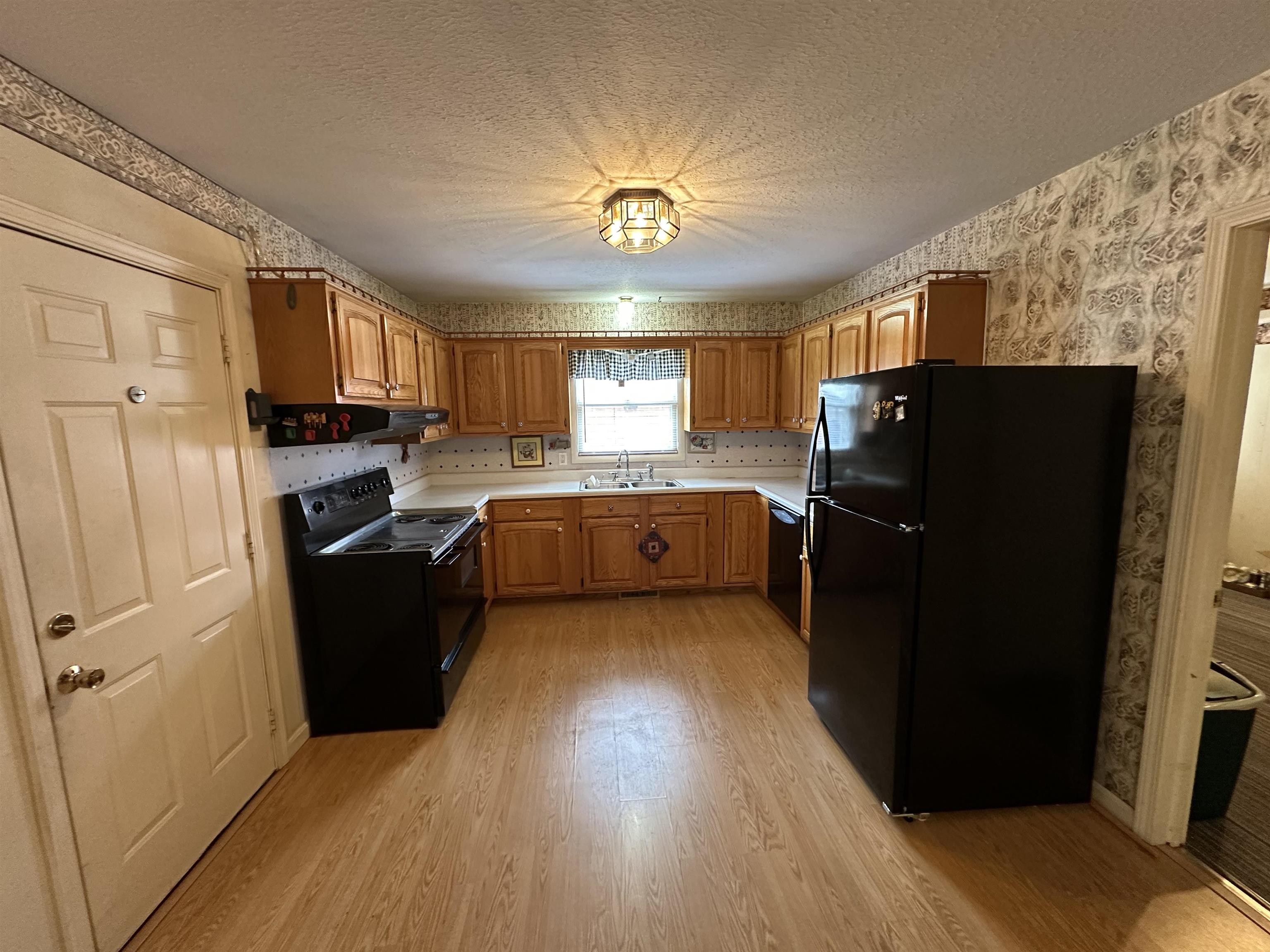 2324 Middleground Dr, Owensboro, Kentucky 42301, 4 Bedrooms Bedrooms, ,2 BathroomsBathrooms,Single Family Residence,For Sale,Middleground Dr,93797