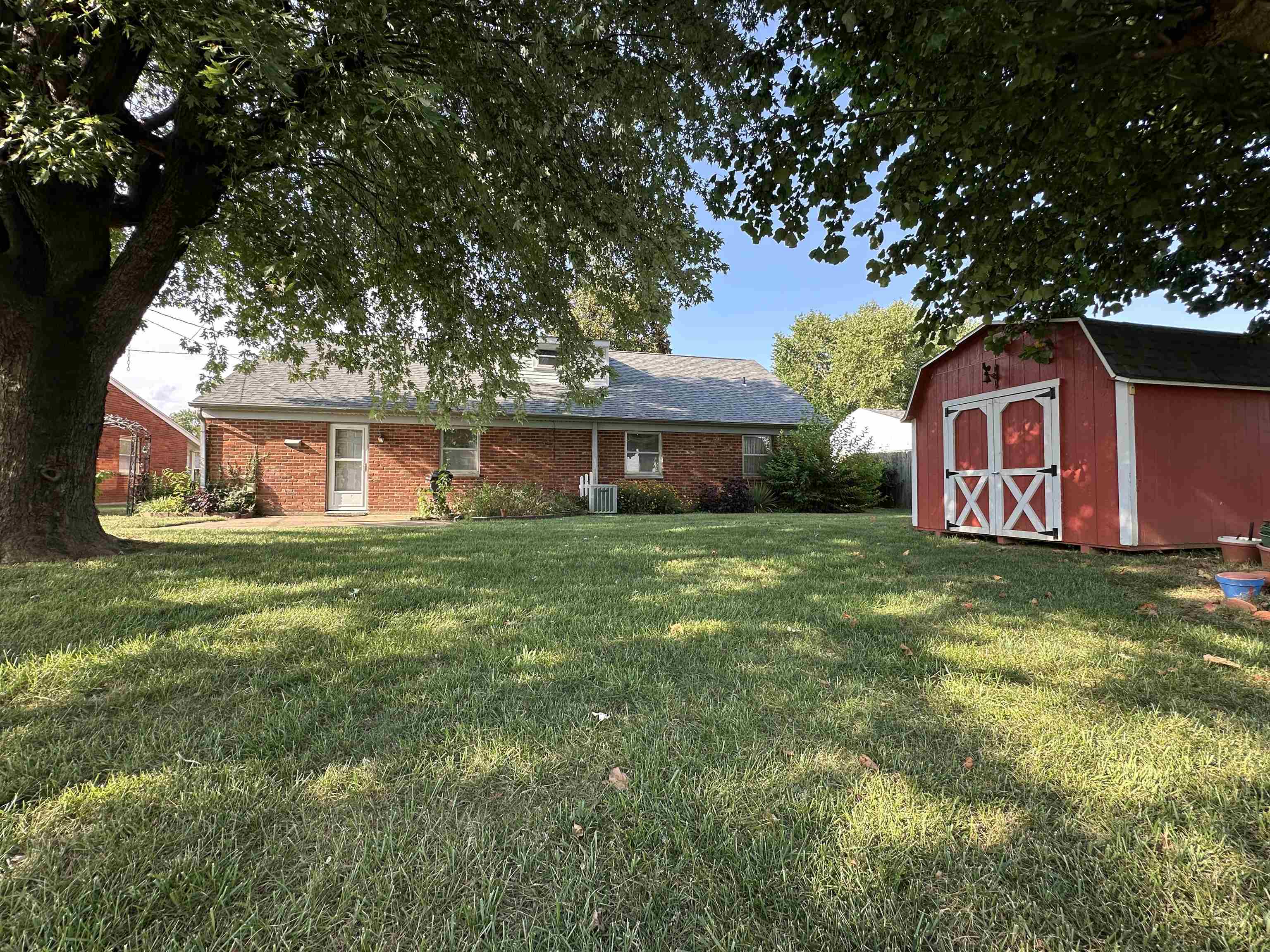 2324 Middleground Dr, Owensboro, Kentucky 42301, 4 Bedrooms Bedrooms, ,2 BathroomsBathrooms,Single Family Residence,For Sale,Middleground Dr,93797