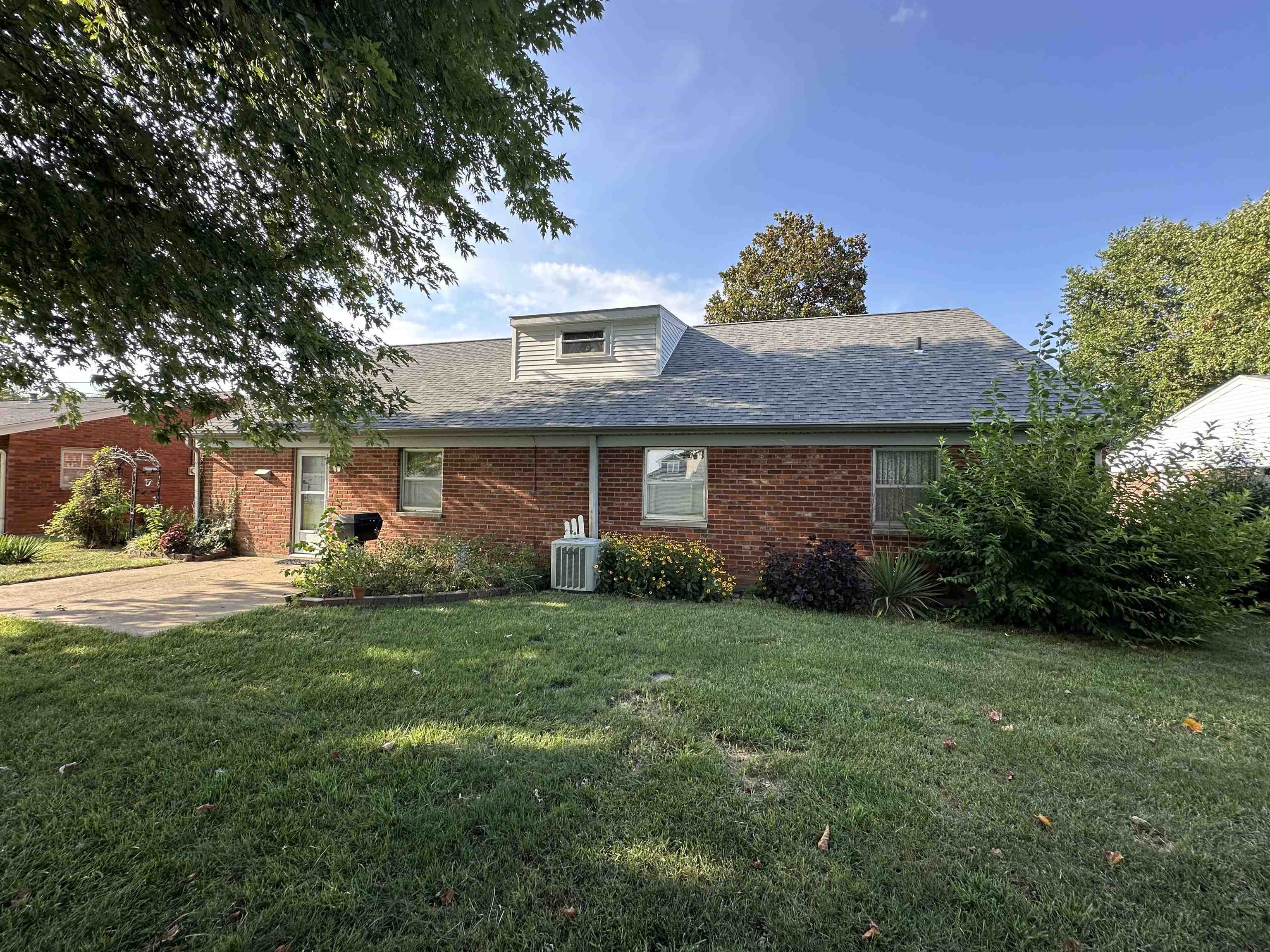 2324 Middleground Dr, Owensboro, Kentucky 42301, 4 Bedrooms Bedrooms, ,2 BathroomsBathrooms,Single Family Residence,For Sale,Middleground Dr,93797