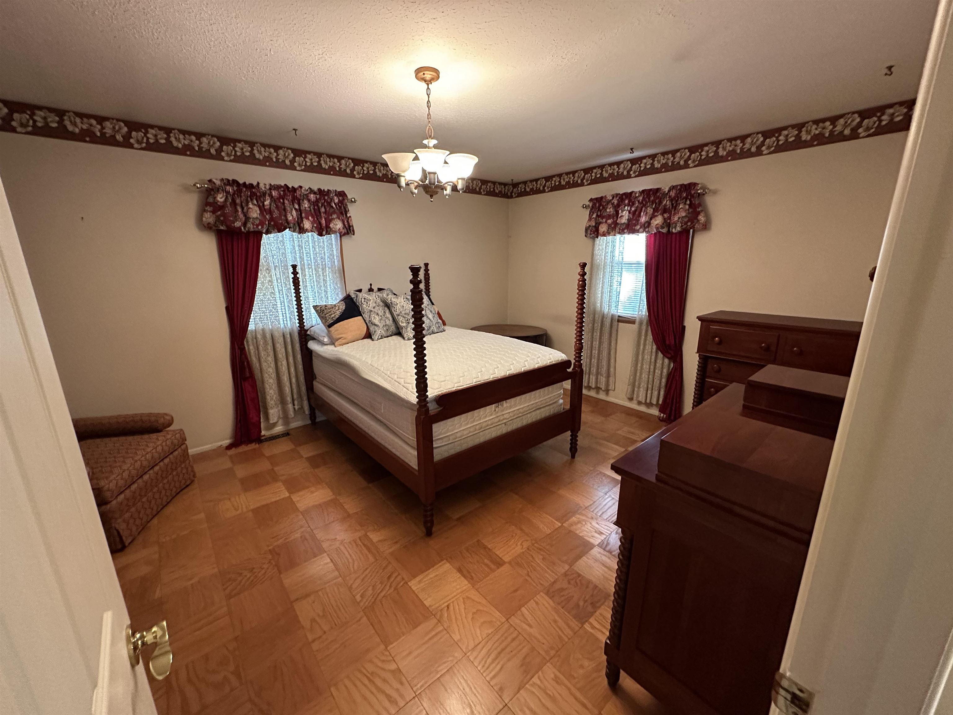 2324 Middleground Dr, Owensboro, Kentucky 42301, 4 Bedrooms Bedrooms, ,2 BathroomsBathrooms,Single Family Residence,For Sale,Middleground Dr,93797