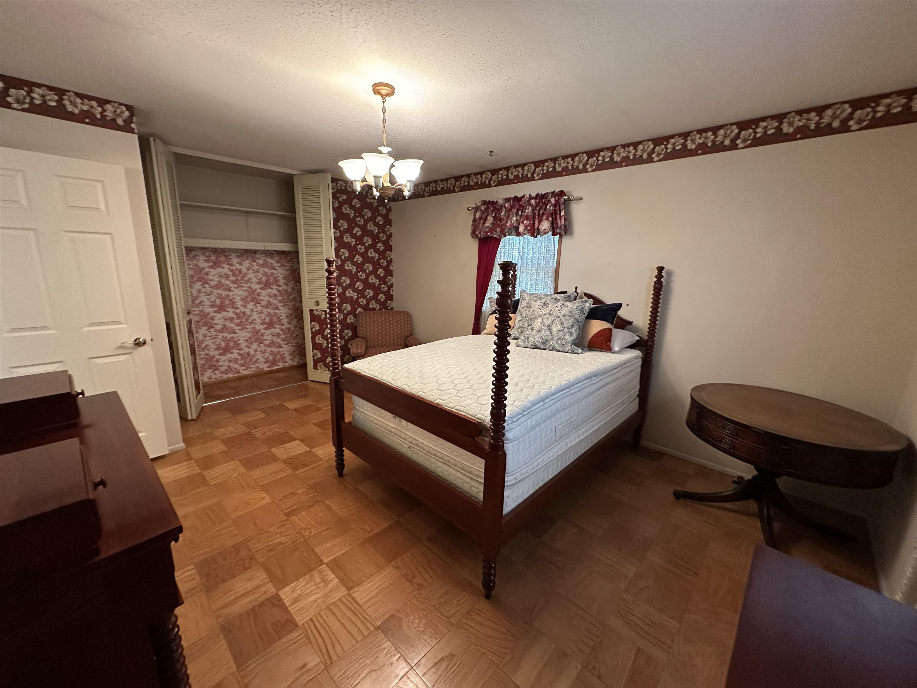 2324 Middleground Dr, Owensboro, Kentucky 42301, 4 Bedrooms Bedrooms, ,2 BathroomsBathrooms,Single Family Residence,For Sale,Middleground Dr,93797