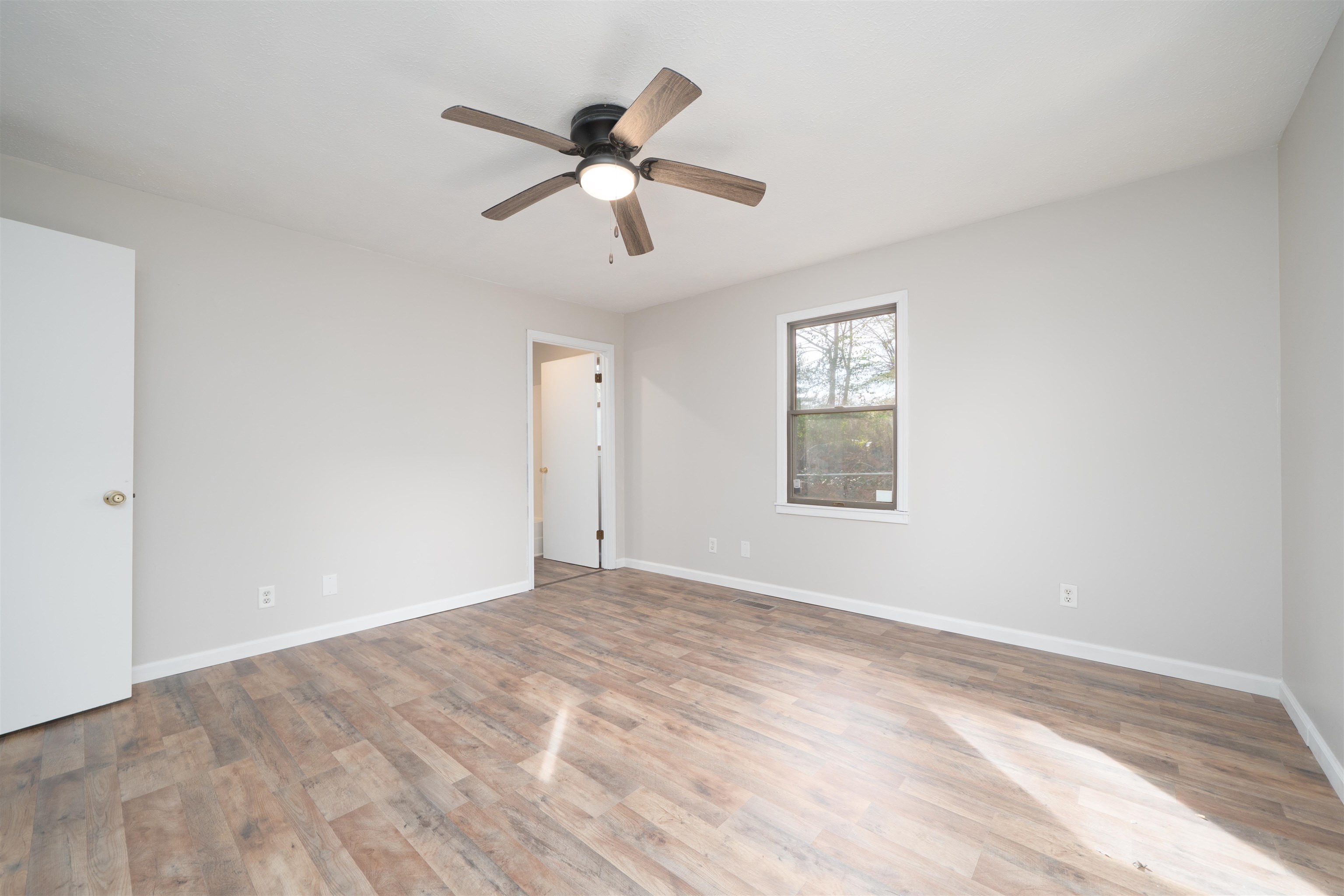 155 Woodlawn Ct, Madisonville, Kentucky 42431, 4 Bedrooms Bedrooms, ,3 BathroomsBathrooms,Single Family Residence,For Sale,Woodlawn Ct,93808