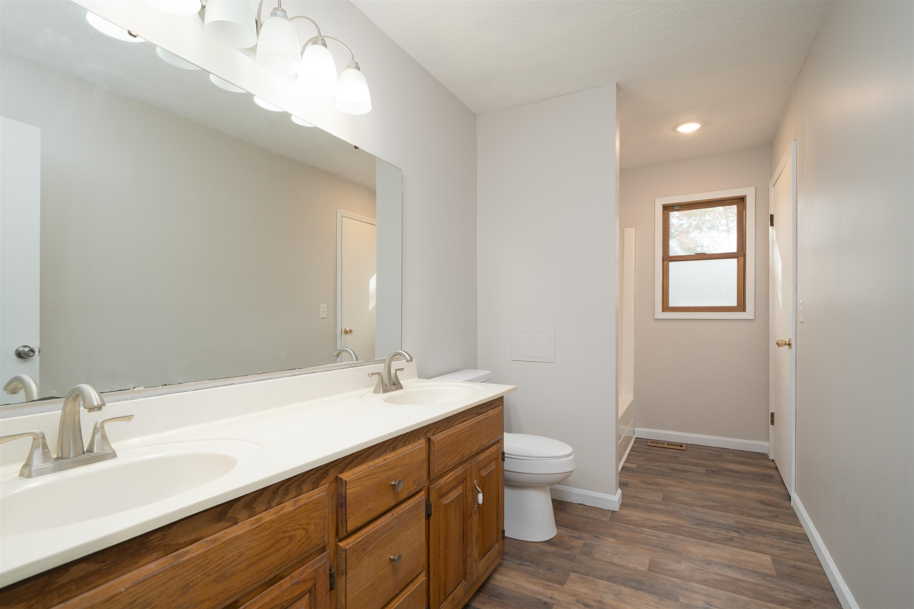 155 Woodlawn Ct, Madisonville, Kentucky 42431, 4 Bedrooms Bedrooms, ,3 BathroomsBathrooms,Single Family Residence,For Sale,Woodlawn Ct,93808