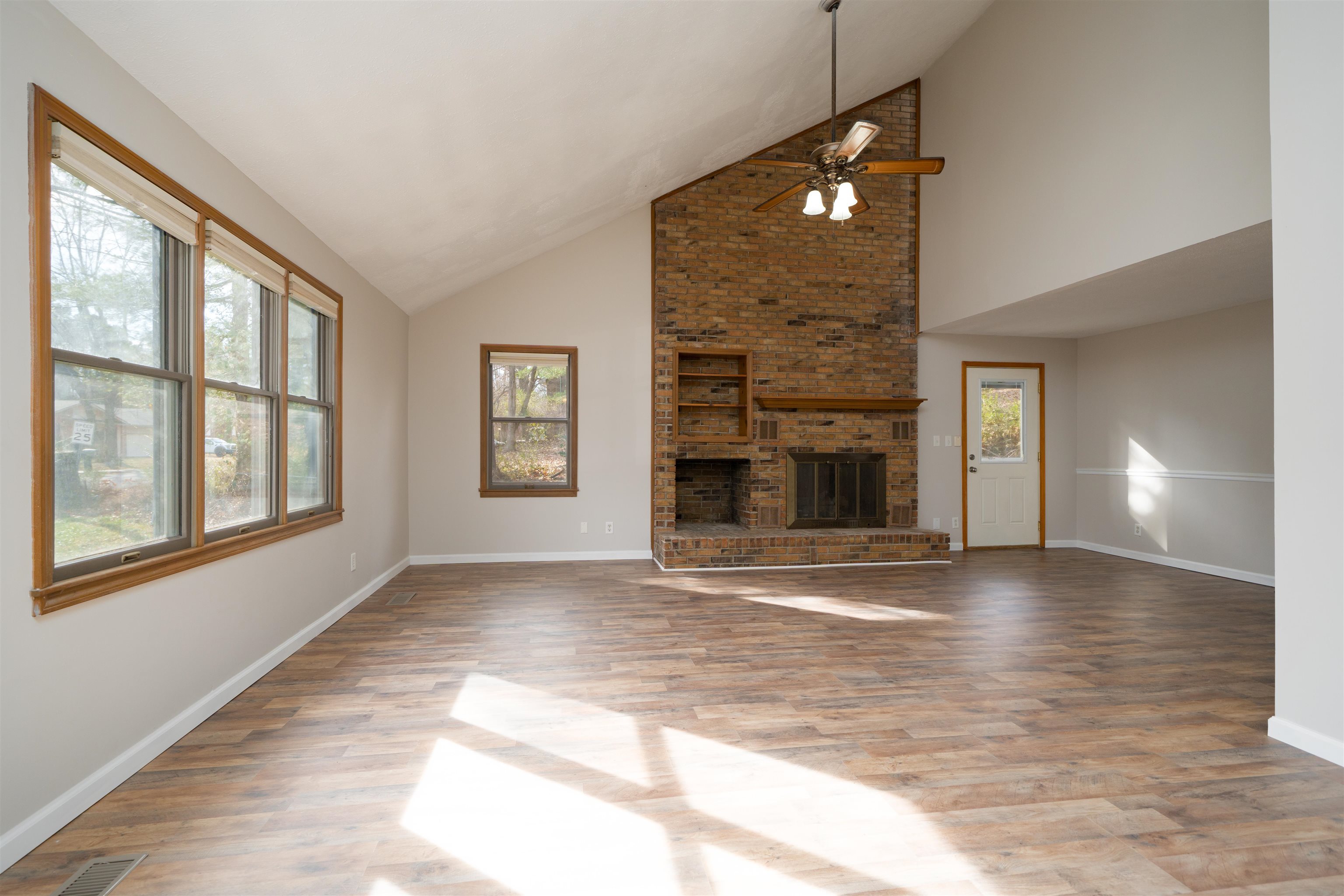 155 Woodlawn Ct, Madisonville, Kentucky 42431, 4 Bedrooms Bedrooms, ,3 BathroomsBathrooms,Single Family Residence,For Sale,Woodlawn Ct,93808