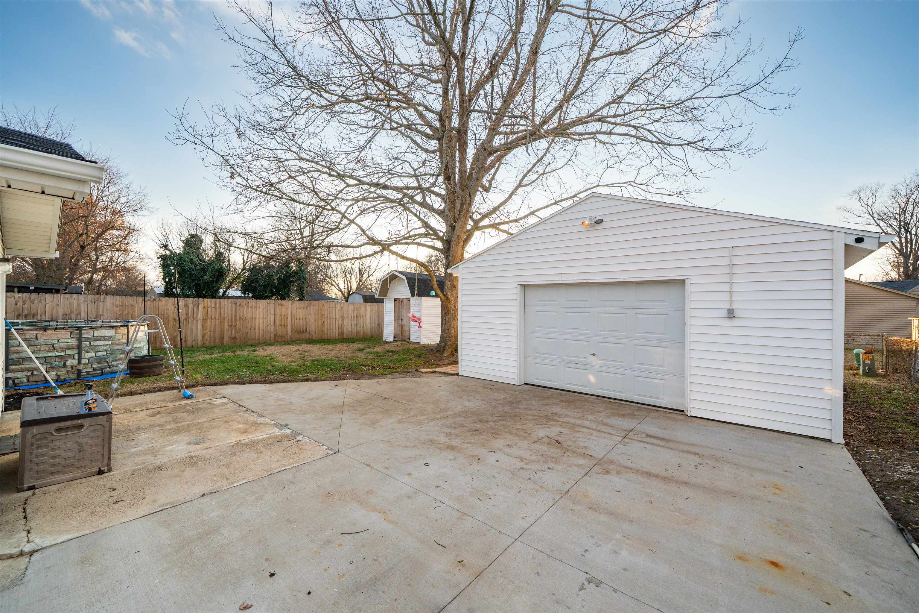 3842 Carpenter Drive, Owensboro, Kentucky 42301, 3 Bedrooms Bedrooms, ,1 BathroomBathrooms,Single Family Residence,For Sale,Carpenter Drive,93810