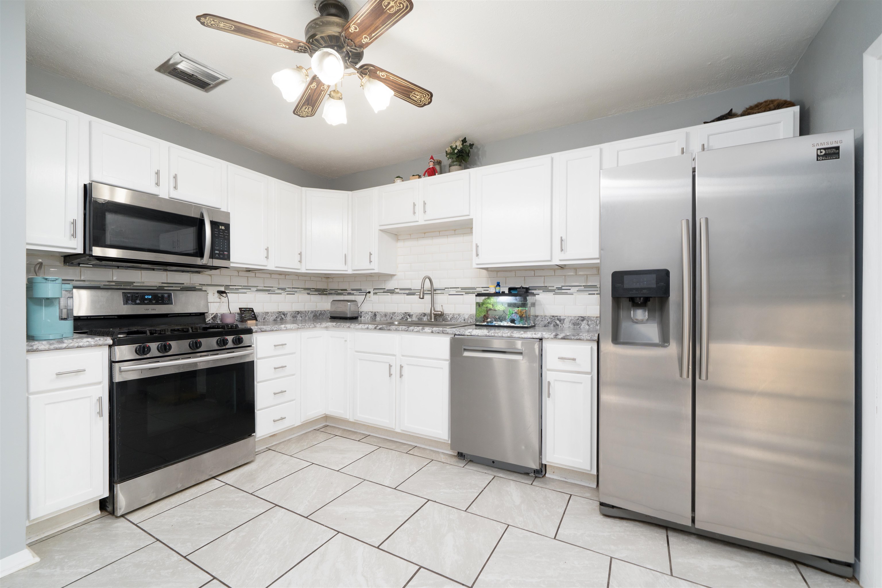 3842 Carpenter Drive, Owensboro, Kentucky 42301, 3 Bedrooms Bedrooms, ,1 BathroomBathrooms,Single Family Residence,For Sale,Carpenter Drive,93810