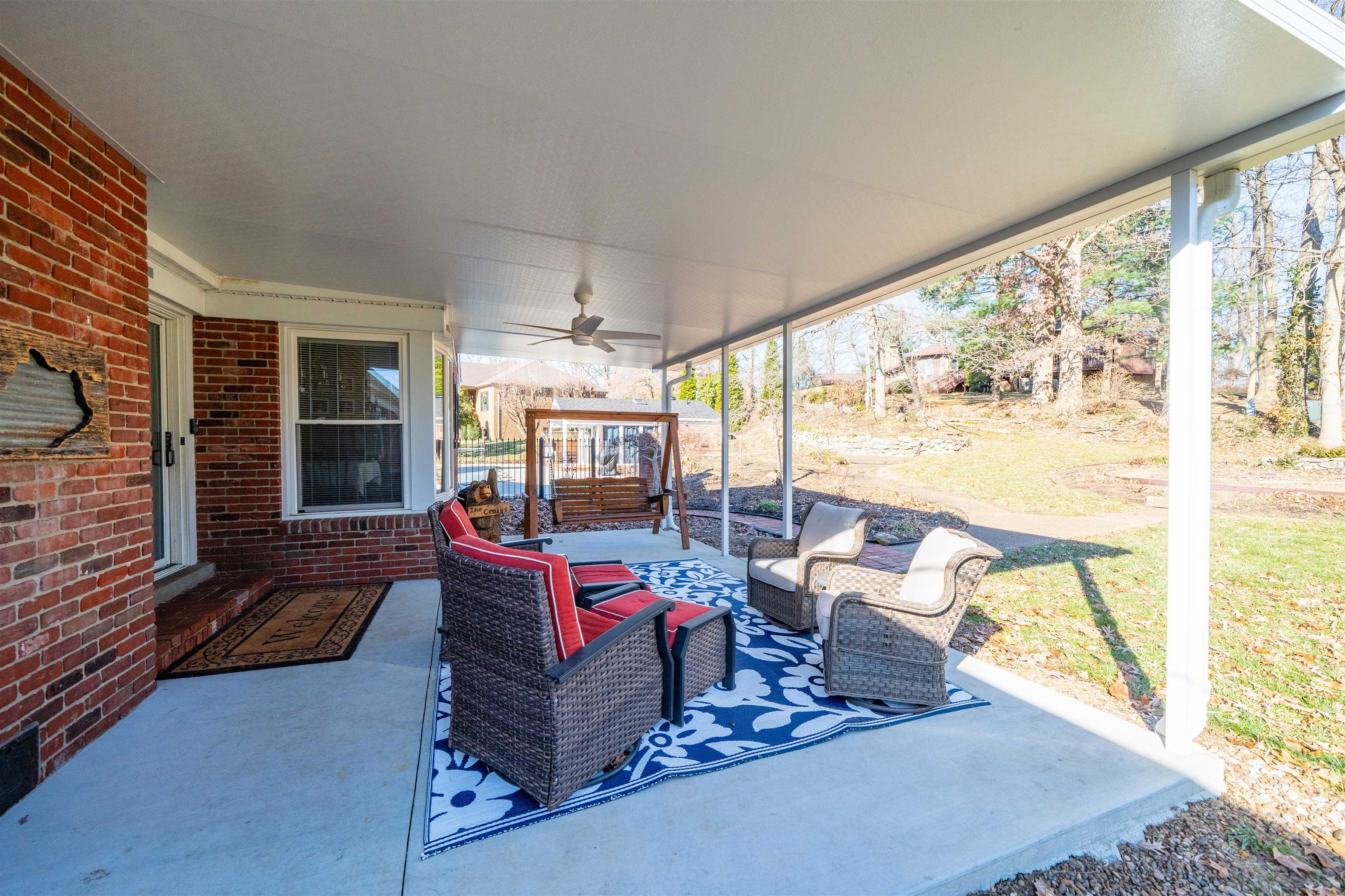 1211 Hickory Ln, Owensboro, Kentucky 42303, 4 Bedrooms Bedrooms, ,3 BathroomsBathrooms,Single Family Residence,For Sale,Hickory Ln,93811