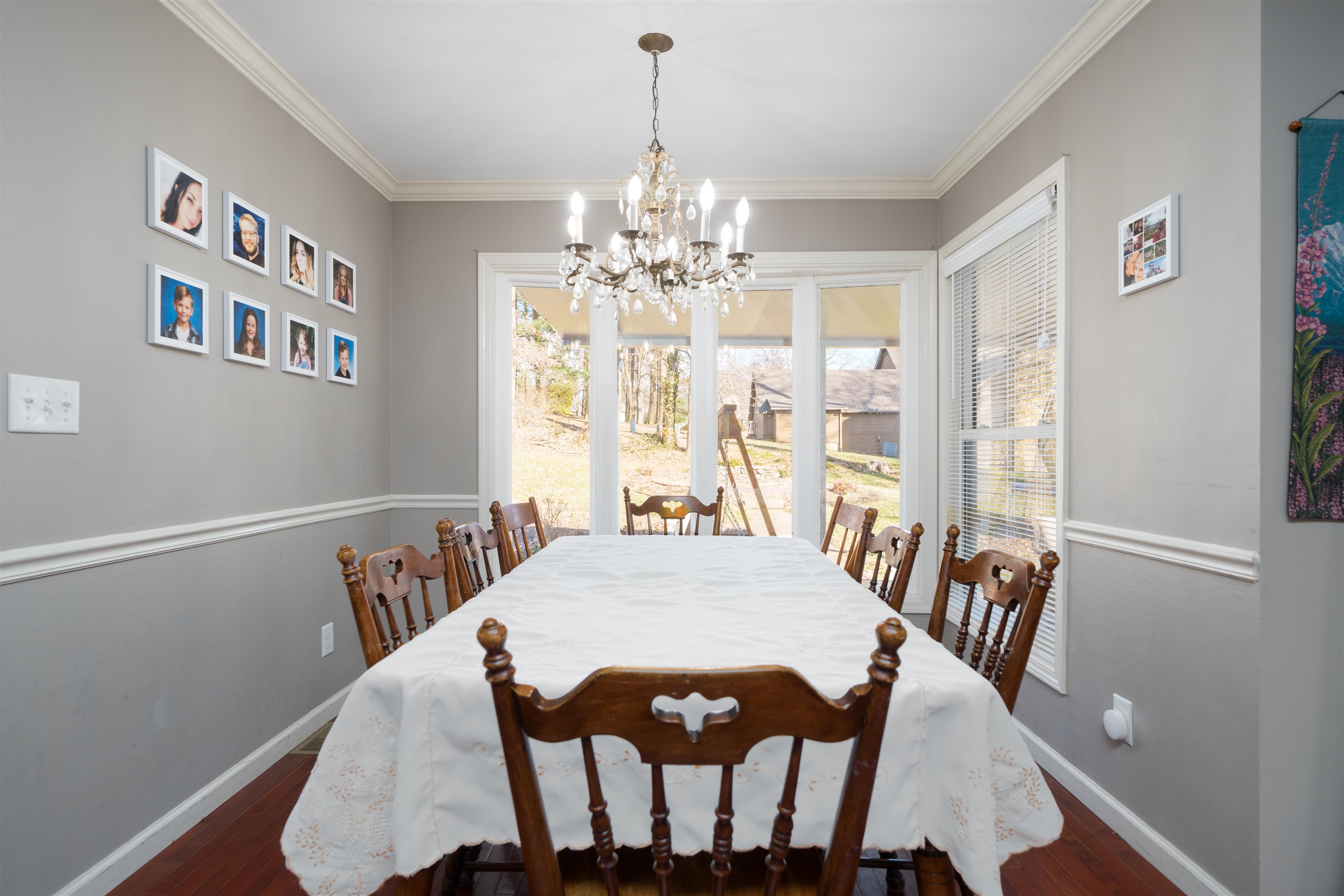 1211 Hickory Ln, Owensboro, Kentucky 42303, 3 Bedrooms Bedrooms, ,3 BathroomsBathrooms,Single Family Residence,For Sale,Hickory Ln,93811