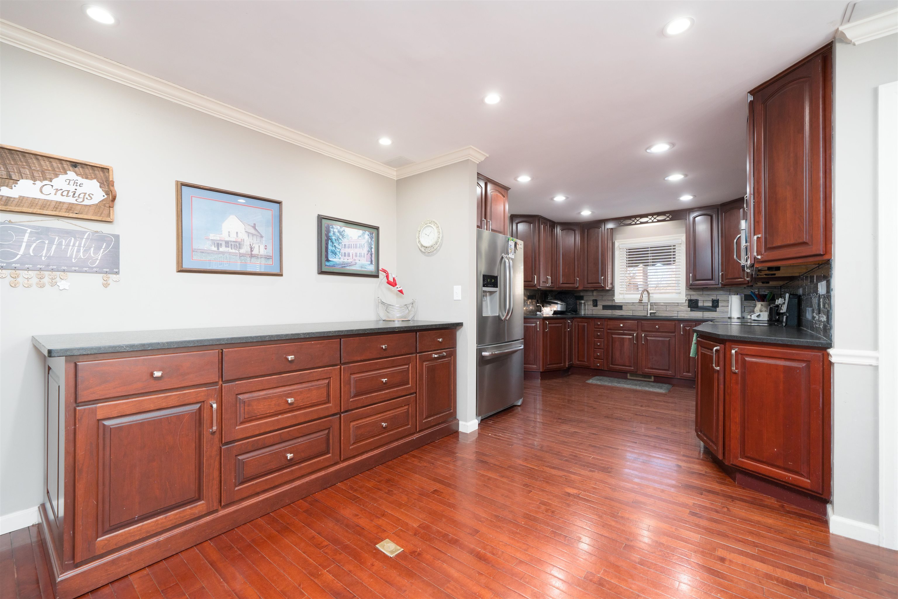 1211 Hickory Ln, Owensboro, Kentucky 42303, 4 Bedrooms Bedrooms, ,3 BathroomsBathrooms,Single Family Residence,For Sale,Hickory Ln,93811