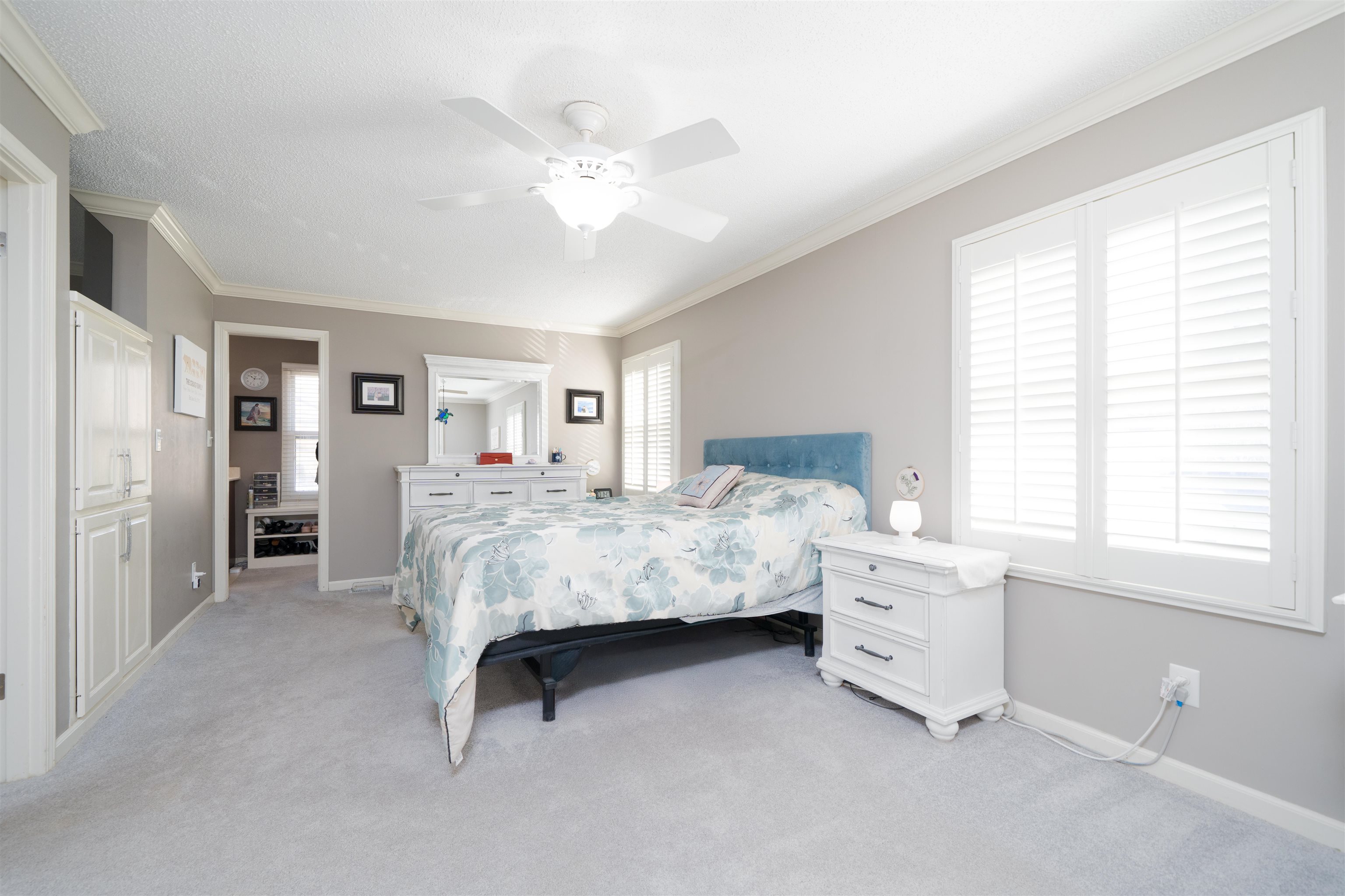 1211 Hickory Ln, Owensboro, Kentucky 42303, 3 Bedrooms Bedrooms, ,3 BathroomsBathrooms,Single Family Residence,For Sale,Hickory Ln,93811