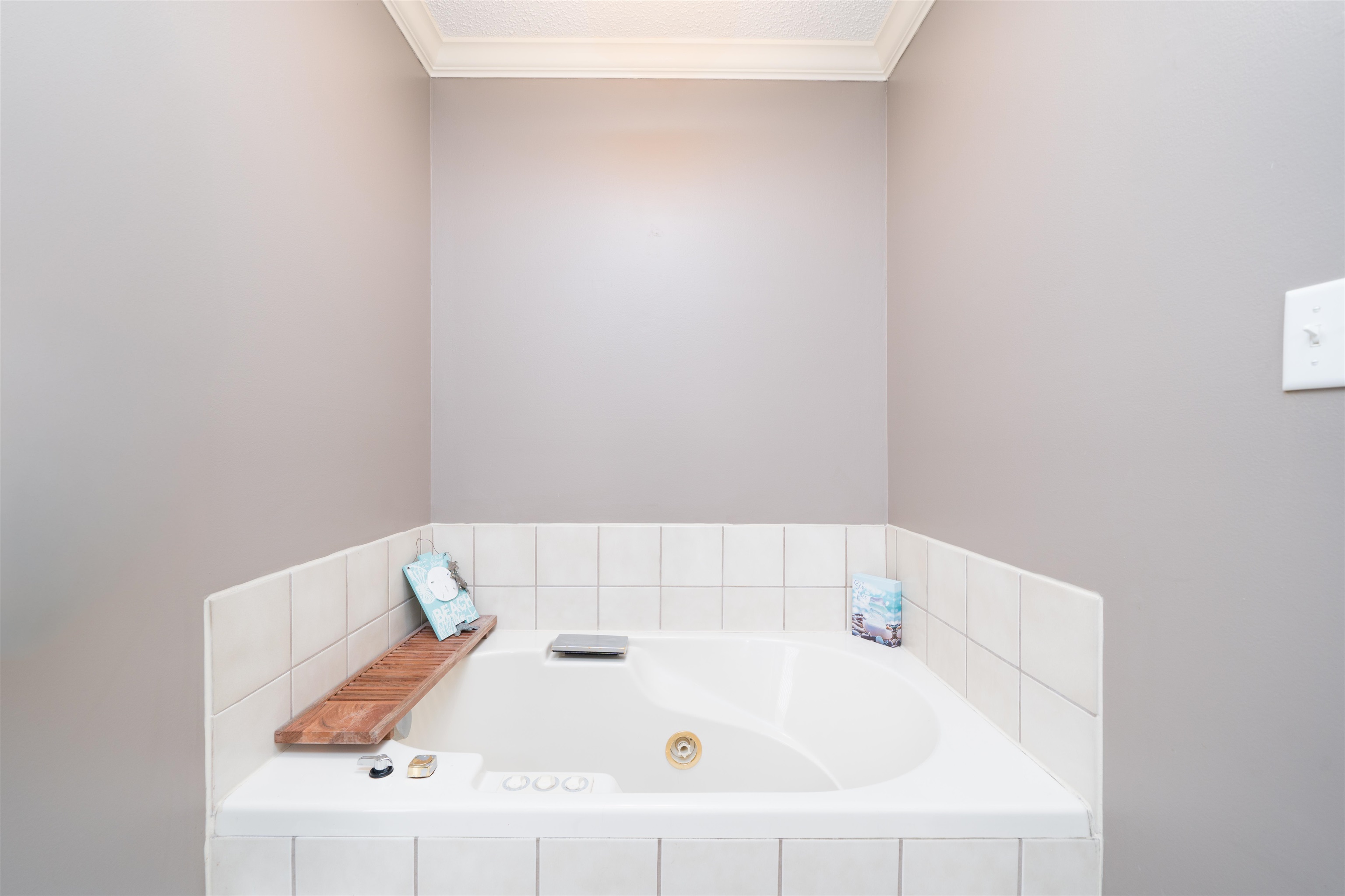 1211 Hickory Ln, Owensboro, Kentucky 42303, 4 Bedrooms Bedrooms, ,3 BathroomsBathrooms,Single Family Residence,For Sale,Hickory Ln,93811