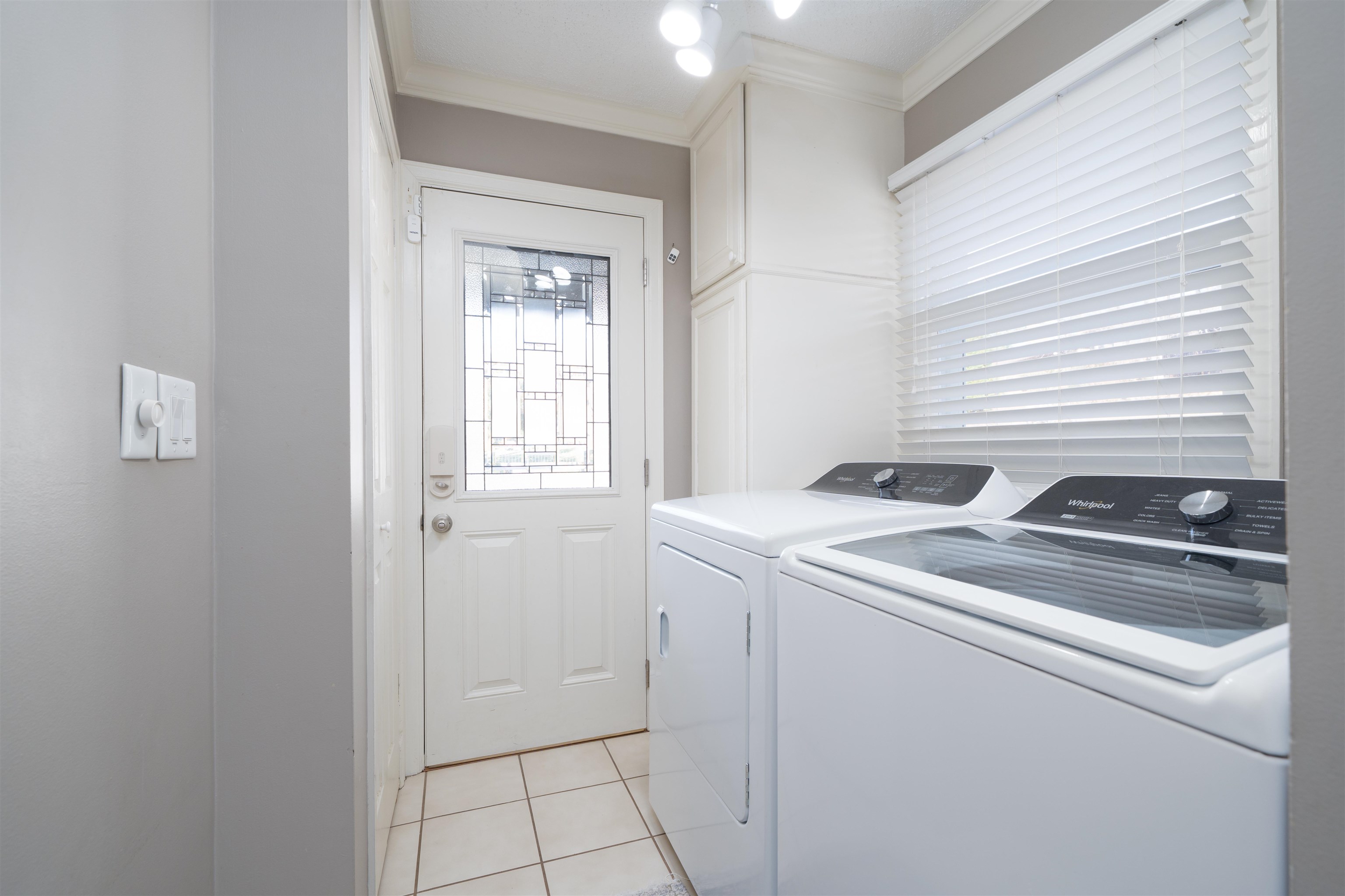 1211 Hickory Ln, Owensboro, Kentucky 42303, 4 Bedrooms Bedrooms, ,3 BathroomsBathrooms,Single Family Residence,For Sale,Hickory Ln,93811