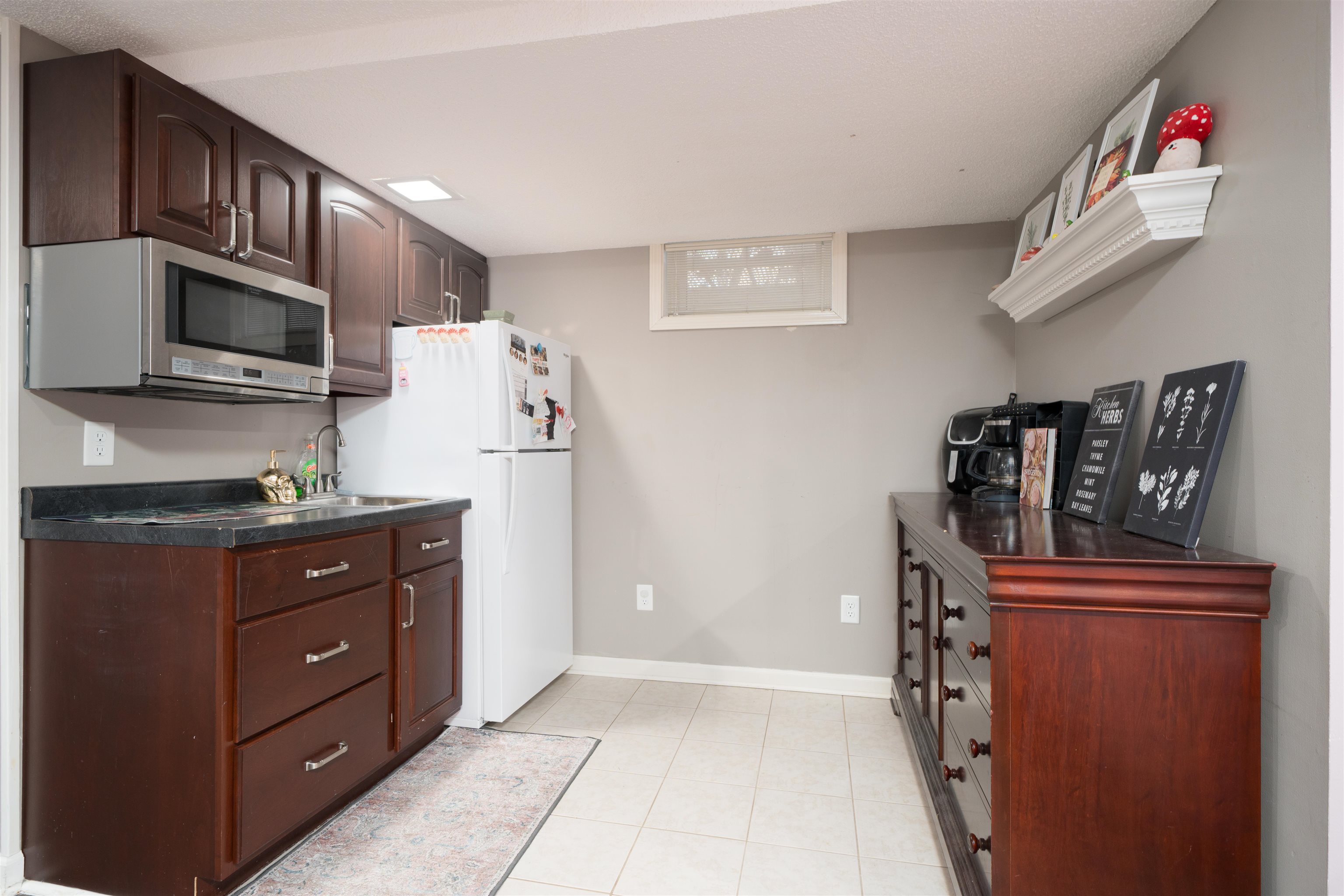 1211 Hickory Ln, Owensboro, Kentucky 42303, 4 Bedrooms Bedrooms, ,3 BathroomsBathrooms,Single Family Residence,For Sale,Hickory Ln,93811