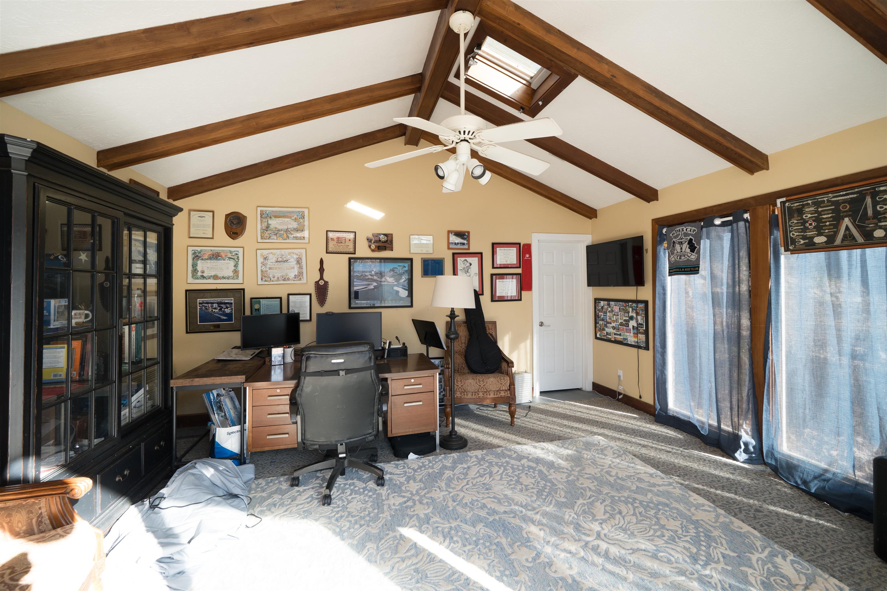 1211 Hickory Ln, Owensboro, Kentucky 42303, 3 Bedrooms Bedrooms, ,3 BathroomsBathrooms,Single Family Residence,For Sale,Hickory Ln,93811