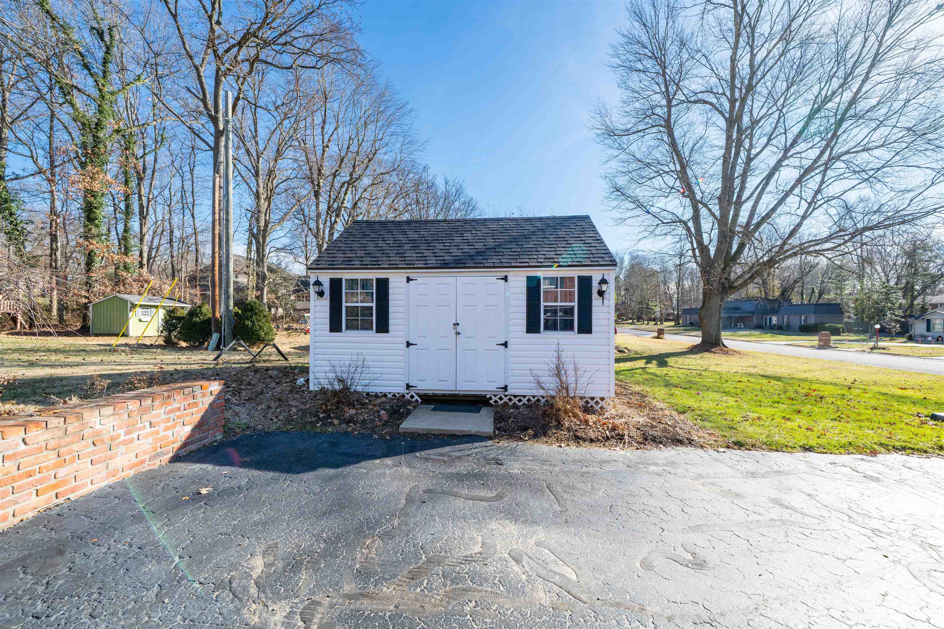 1211 Hickory Ln, Owensboro, Kentucky 42303, 3 Bedrooms Bedrooms, ,3 BathroomsBathrooms,Single Family Residence,For Sale,Hickory Ln,93811