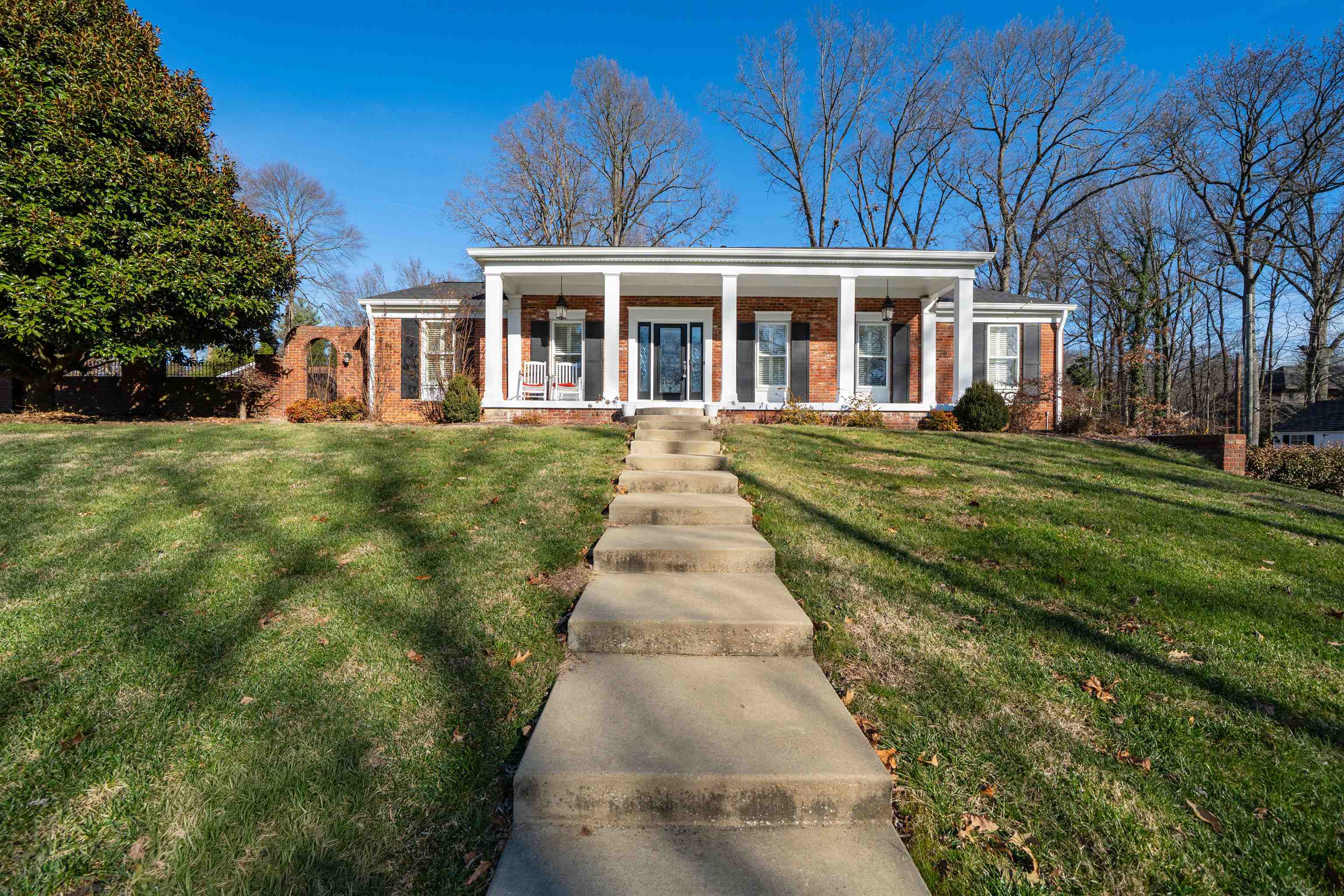 1211 Hickory Ln, Owensboro, Kentucky 42303, 4 Bedrooms Bedrooms, ,3 BathroomsBathrooms,Single Family Residence,For Sale,Hickory Ln,93811