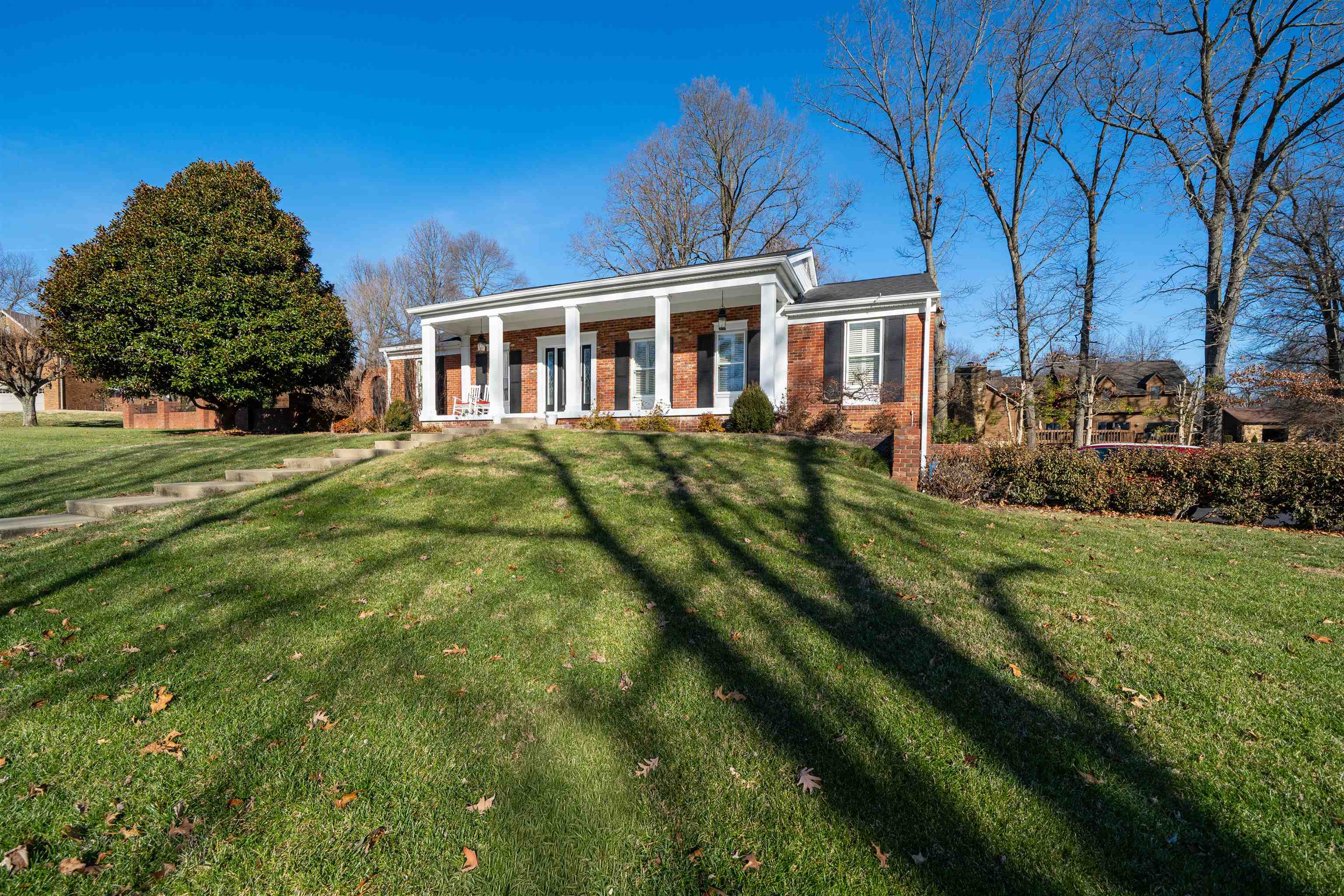 1211 Hickory Ln, Owensboro, Kentucky 42303, 3 Bedrooms Bedrooms, ,3 BathroomsBathrooms,Single Family Residence,For Sale,Hickory Ln,93811