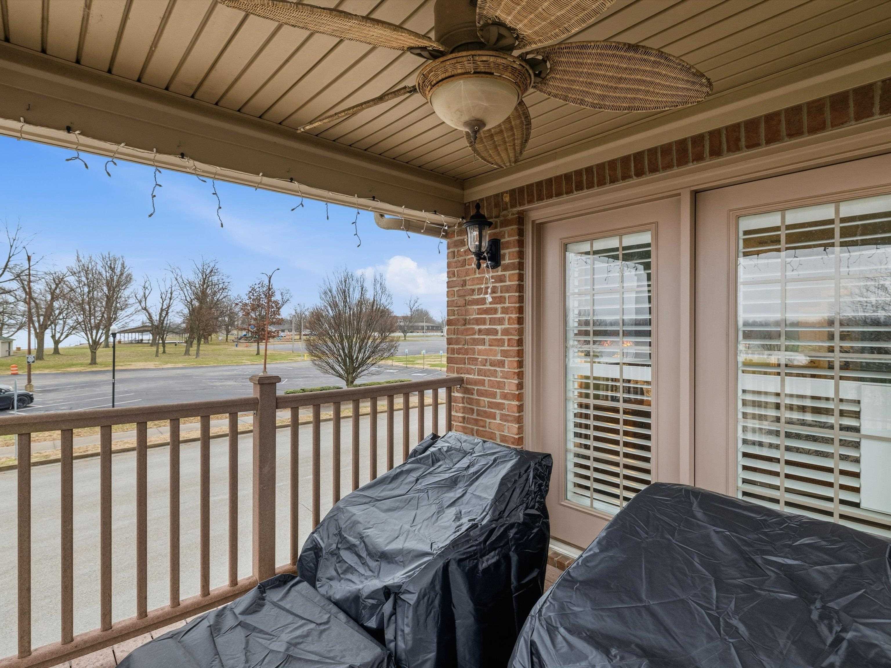 1600 Lock Avenue, Owensboro, Kentucky 42301, 2 Bedrooms Bedrooms, ,2 BathroomsBathrooms,Townhouse,For Sale,Lock Avenue,93814