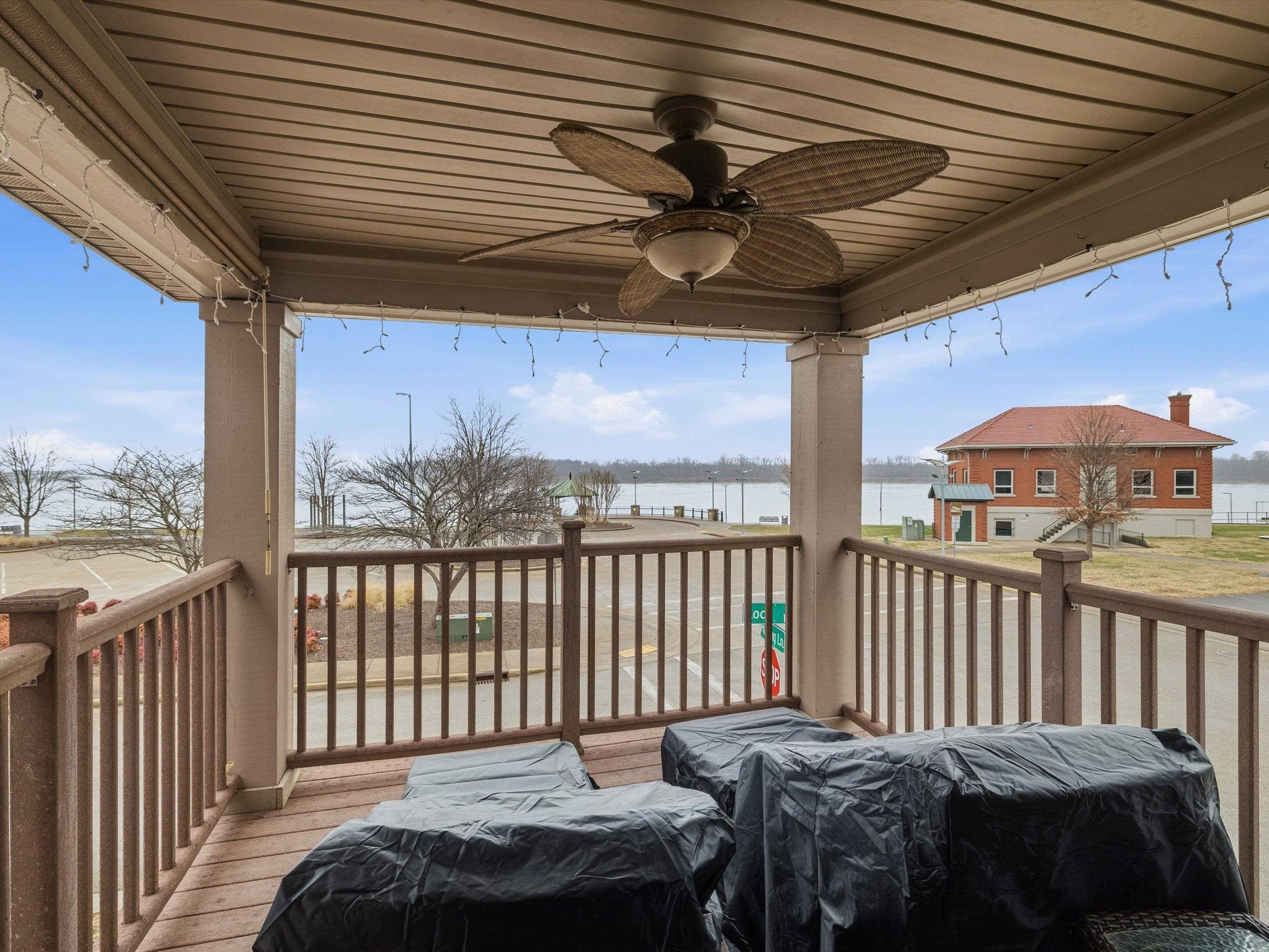 1600 Lock Avenue, Owensboro, Kentucky 42301, 2 Bedrooms Bedrooms, ,2 BathroomsBathrooms,Townhouse,For Sale,Lock Avenue,93814