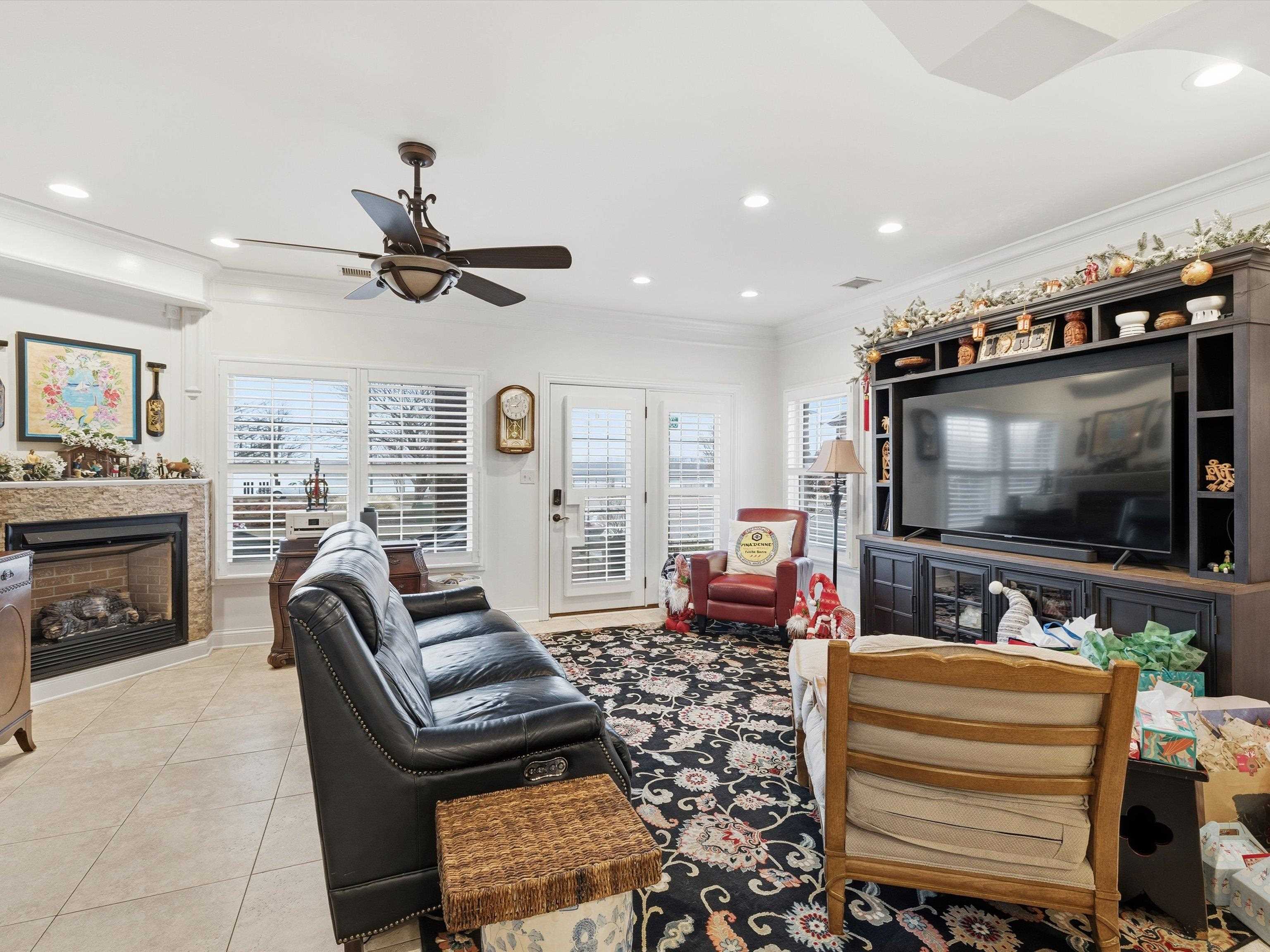 1600 Lock Avenue, Owensboro, Kentucky 42301, 2 Bedrooms Bedrooms, ,2 BathroomsBathrooms,Townhouse,For Sale,Lock Avenue,93814