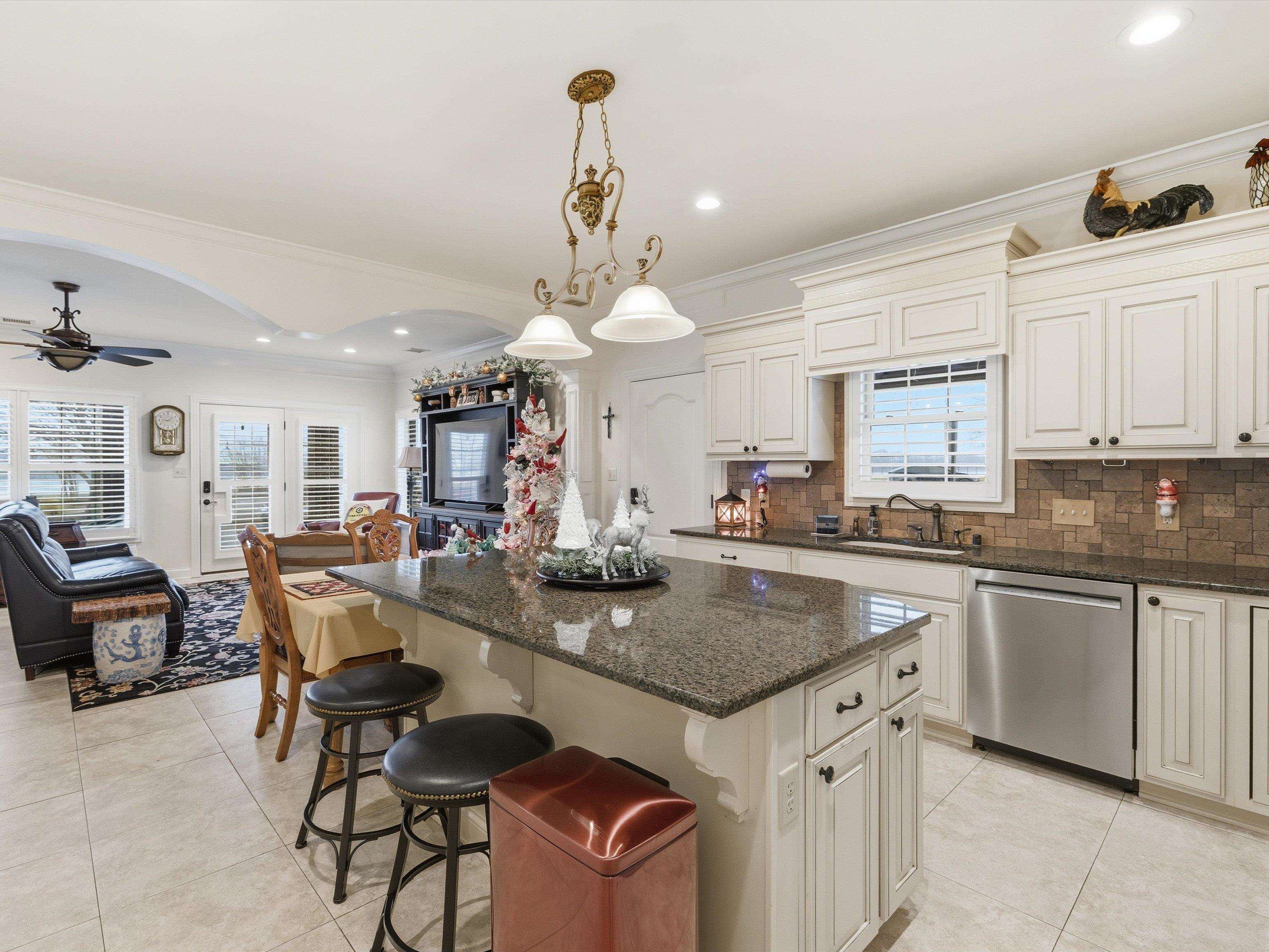 1600 Lock Avenue, Owensboro, Kentucky 42301, 2 Bedrooms Bedrooms, ,2 BathroomsBathrooms,Townhouse,For Sale,Lock Avenue,93814