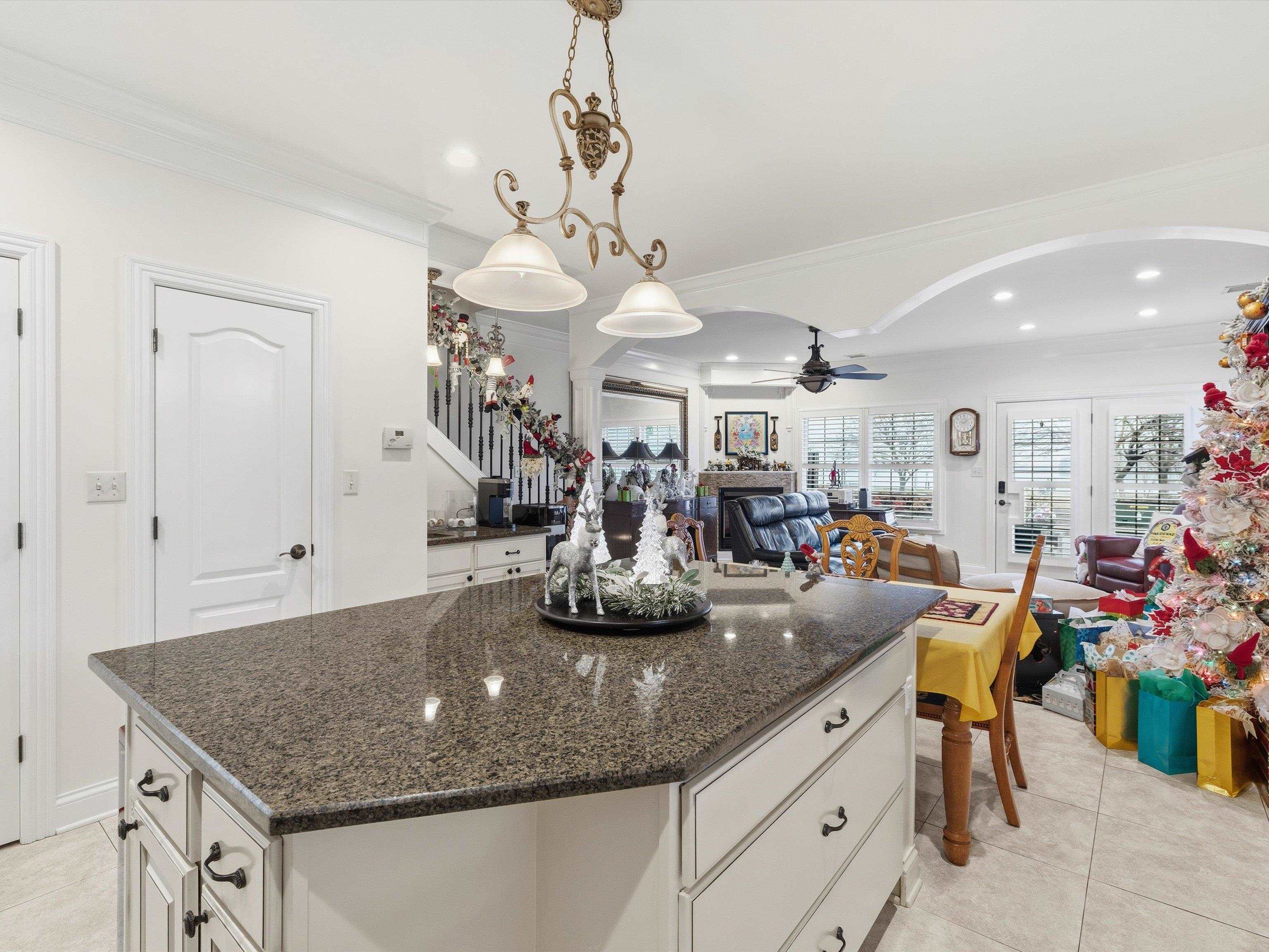 1600 Lock Avenue, Owensboro, Kentucky 42301, 2 Bedrooms Bedrooms, ,2 BathroomsBathrooms,Townhouse,For Sale,Lock Avenue,93814