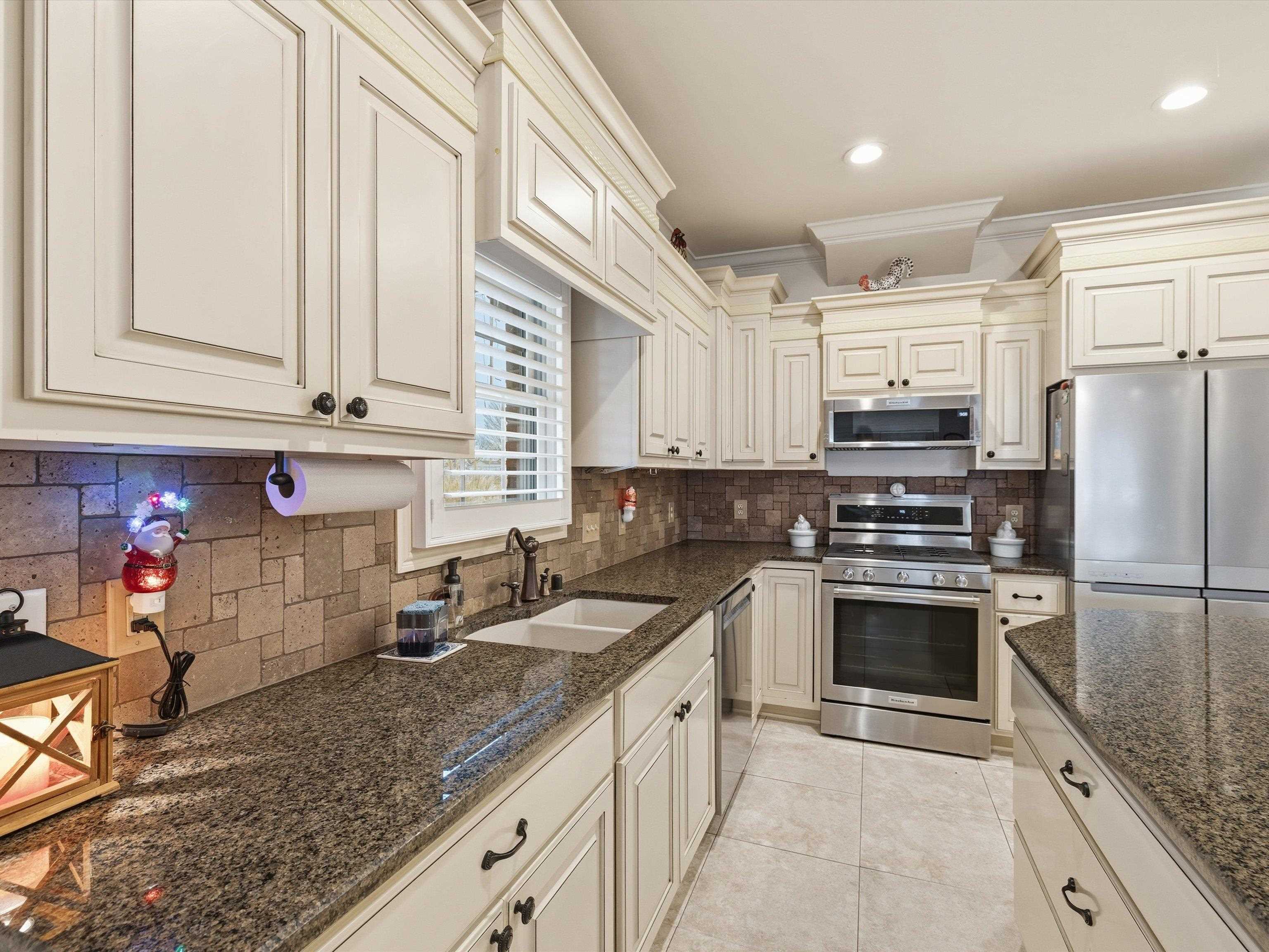 1600 Lock Avenue, Owensboro, Kentucky 42301, 2 Bedrooms Bedrooms, ,2 BathroomsBathrooms,Townhouse,For Sale,Lock Avenue,93814