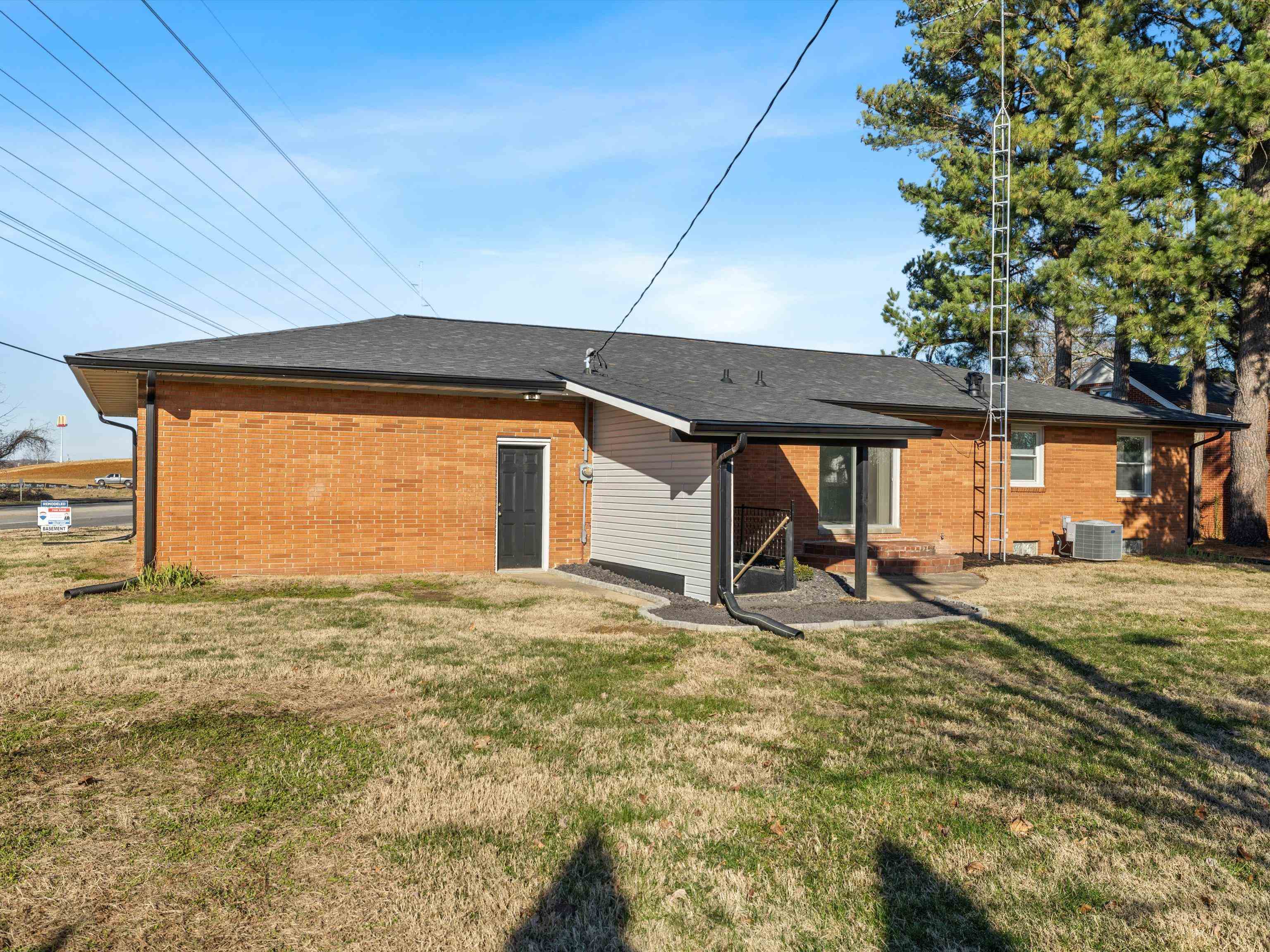 2532 York St, Owensboro, Kentucky 42301, 3 Bedrooms Bedrooms, ,2 BathroomsBathrooms,Single Family Residence,For Sale,York St,93822