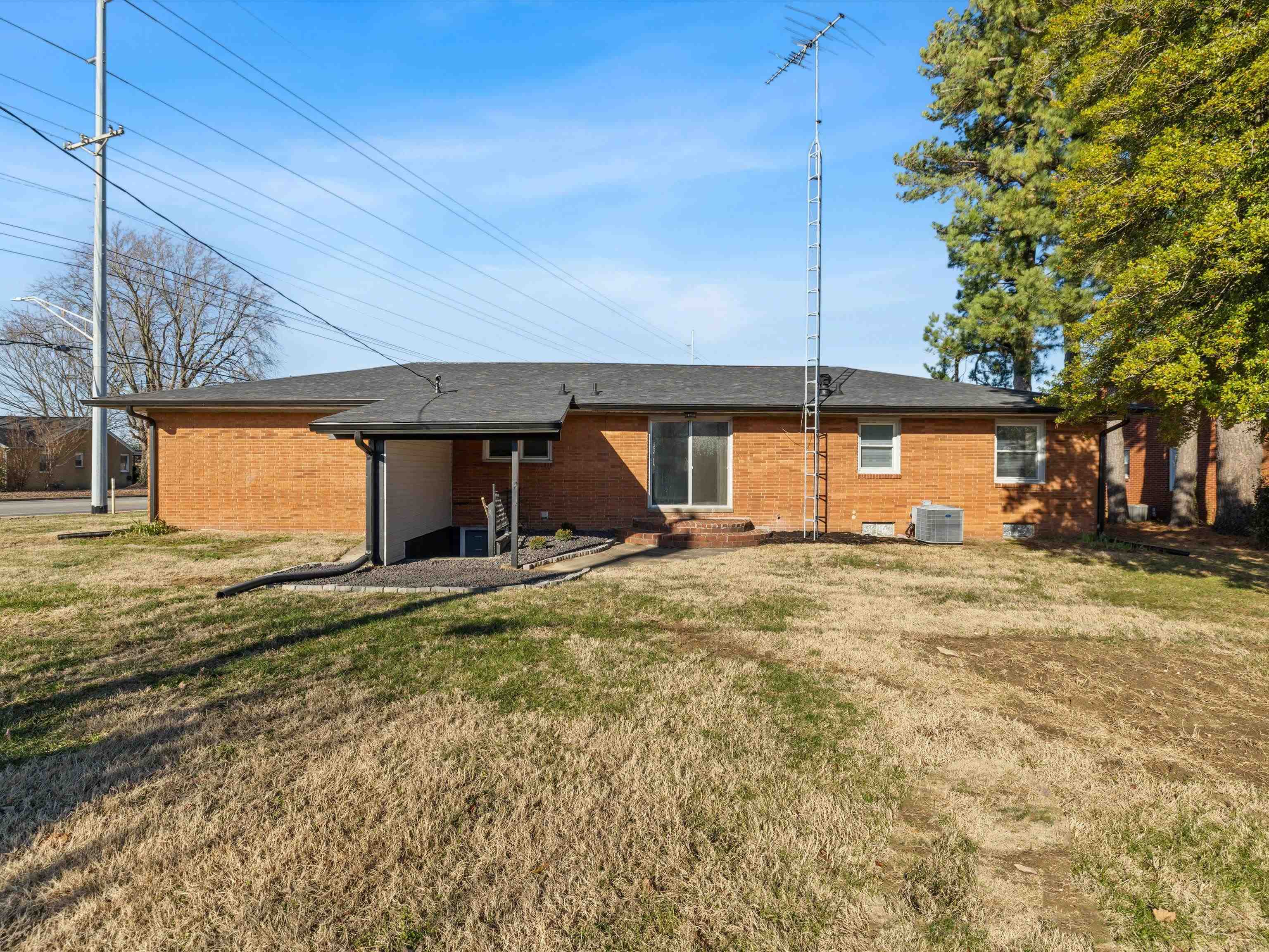 2532 York St, Owensboro, Kentucky 42301, 3 Bedrooms Bedrooms, ,2 BathroomsBathrooms,Single Family Residence,For Sale,York St,93822