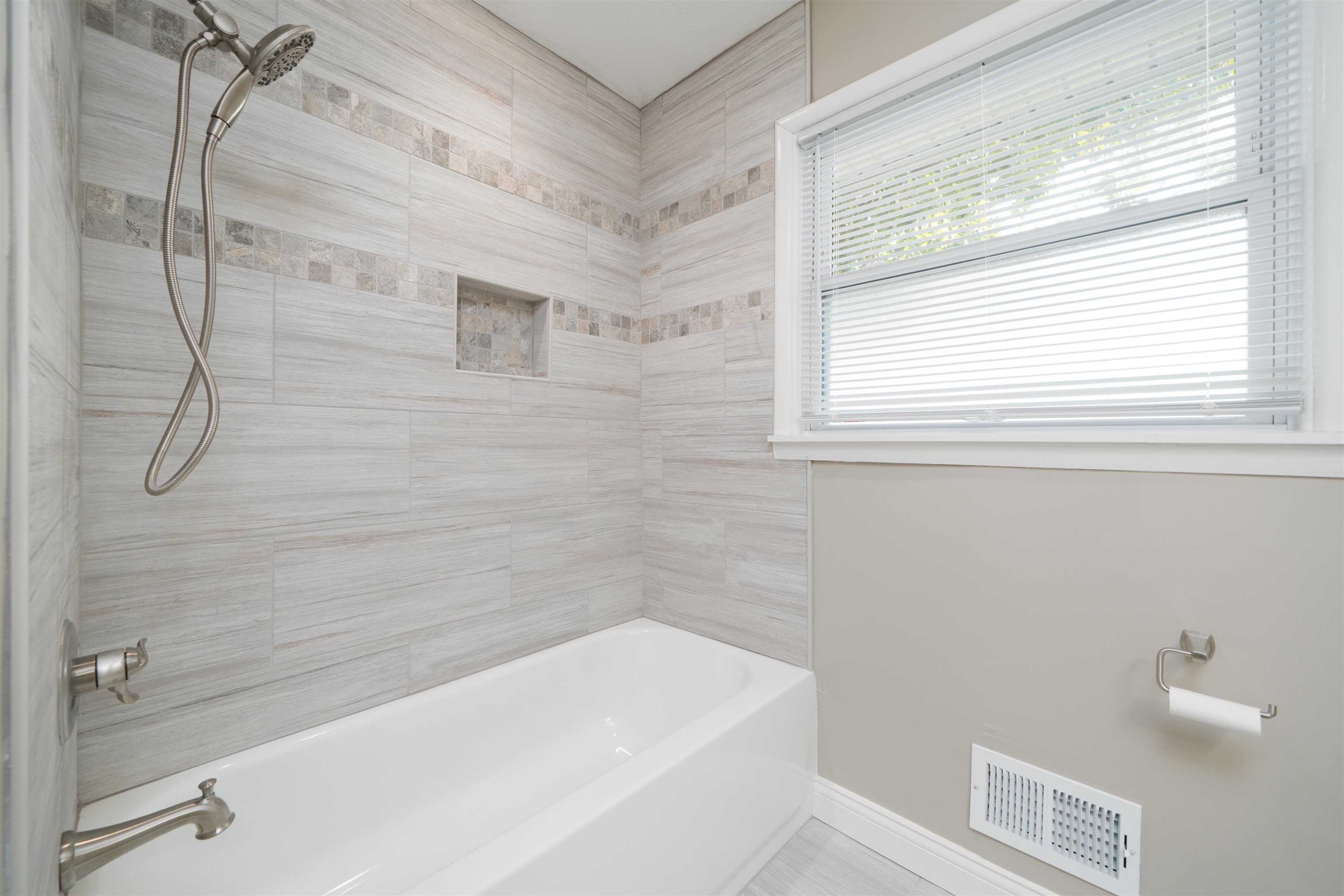 1607 Foors Lane, Owensboro, Kentucky 42303, 3 Bedrooms Bedrooms, ,2 BathroomsBathrooms,Single Family Residence,For Sale,Foors Lane,93824