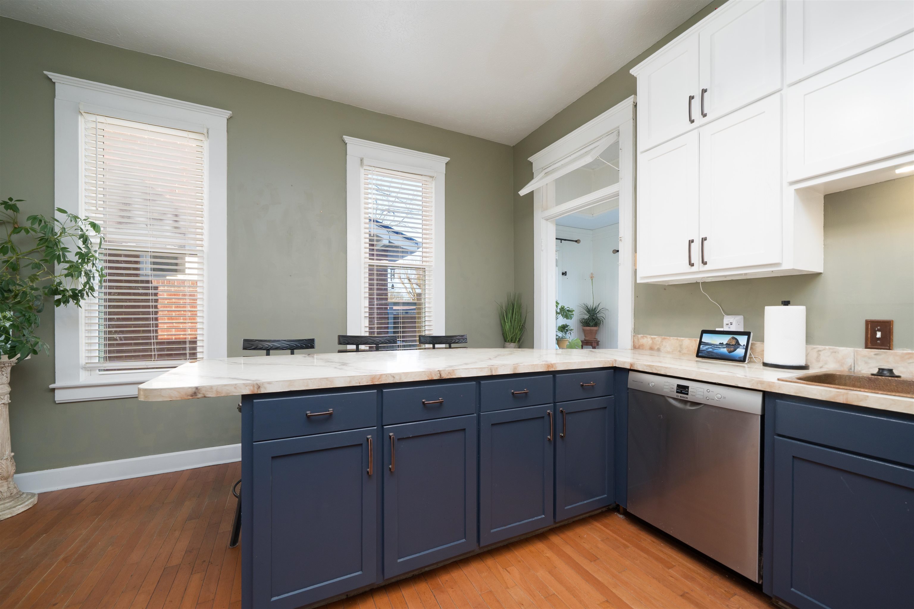 103 West 19th St, Owensboro, Kentucky 42303, 3 Bedrooms Bedrooms, ,2 BathroomsBathrooms,Single Family Residence,For Sale,West 19th St,93831