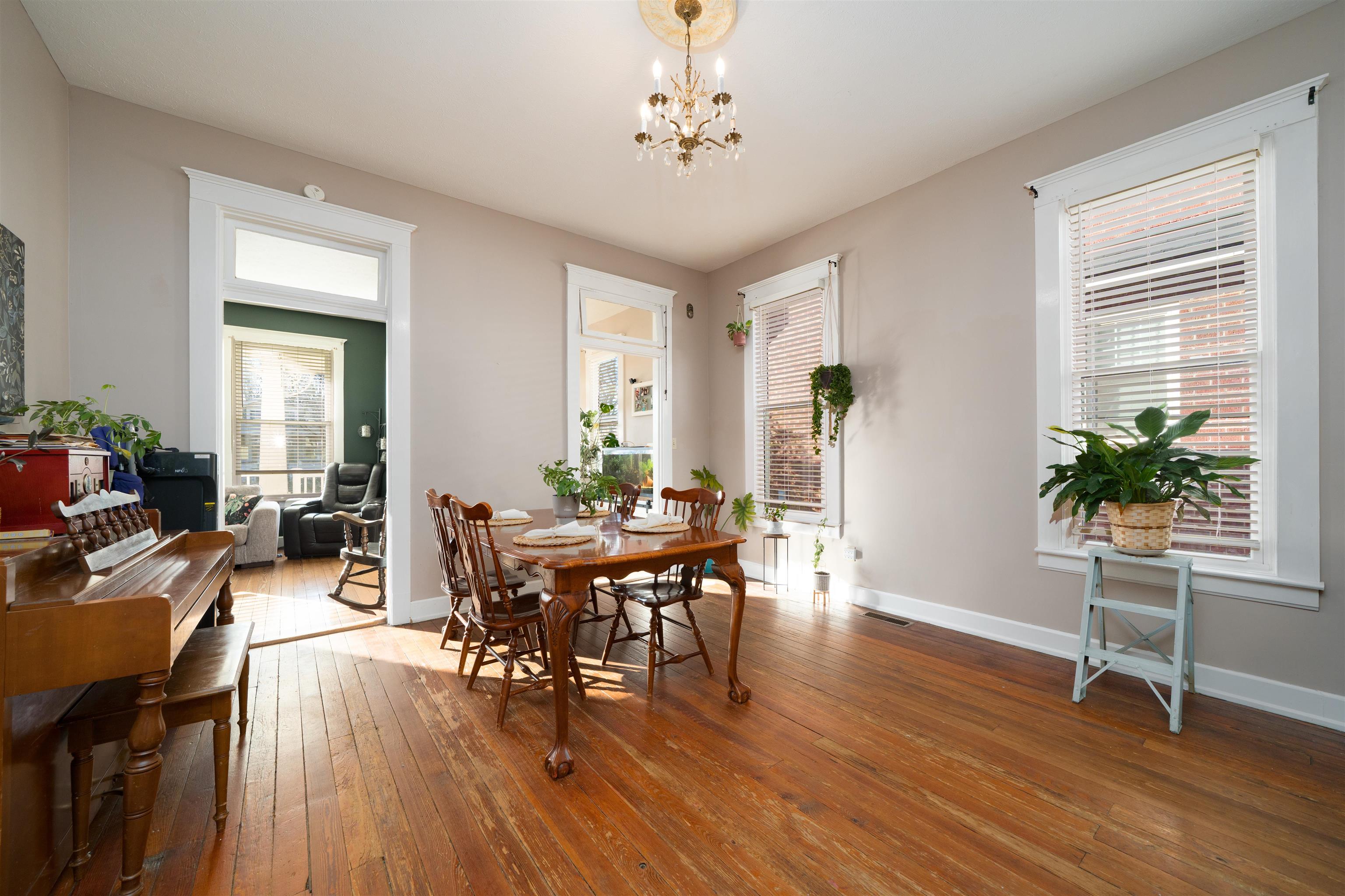 103 West 19th St, Owensboro, Kentucky 42303, 3 Bedrooms Bedrooms, ,2 BathroomsBathrooms,Single Family Residence,For Sale,West 19th St,93831