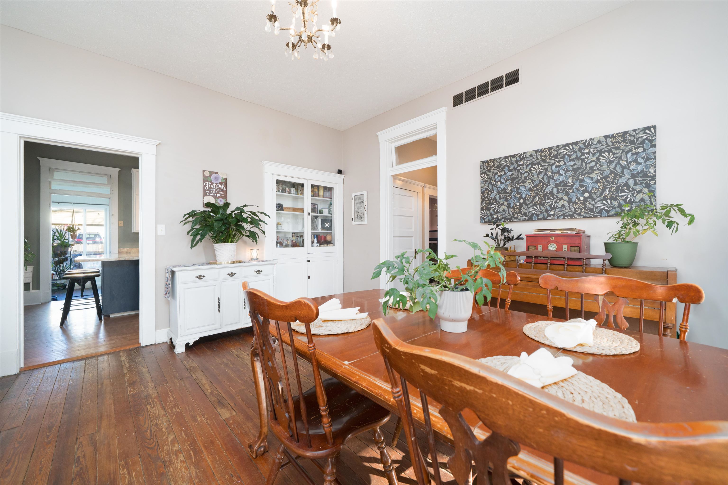 103 West 19th St, Owensboro, Kentucky 42303, 3 Bedrooms Bedrooms, ,2 BathroomsBathrooms,Single Family Residence,For Sale,West 19th St,93831