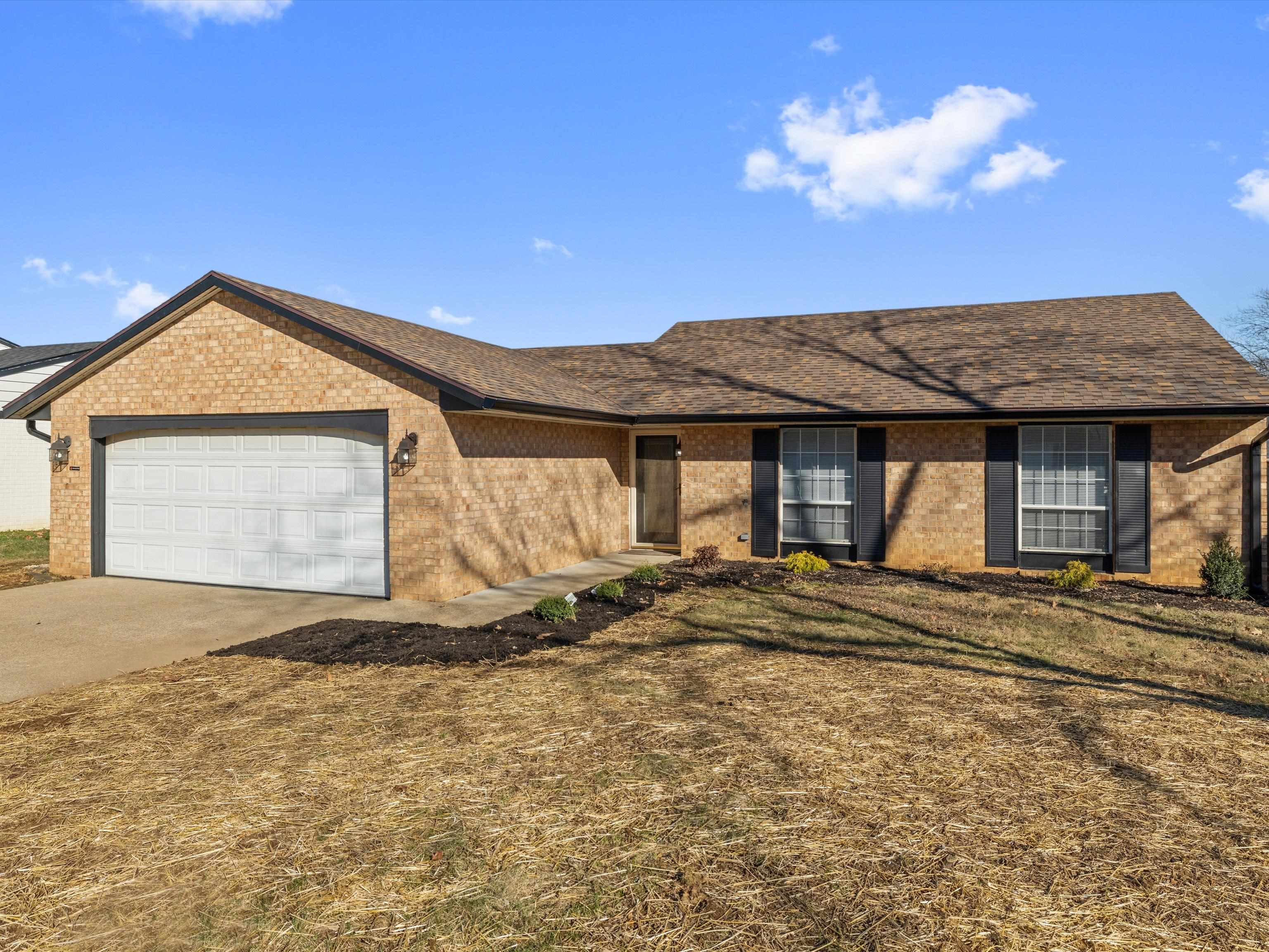 845 Mary Lou Ct, Owensboro, Kentucky 42303, 3 Bedrooms Bedrooms, ,2 BathroomsBathrooms,Single Family Residence,For Sale,Mary Lou Ct,93832