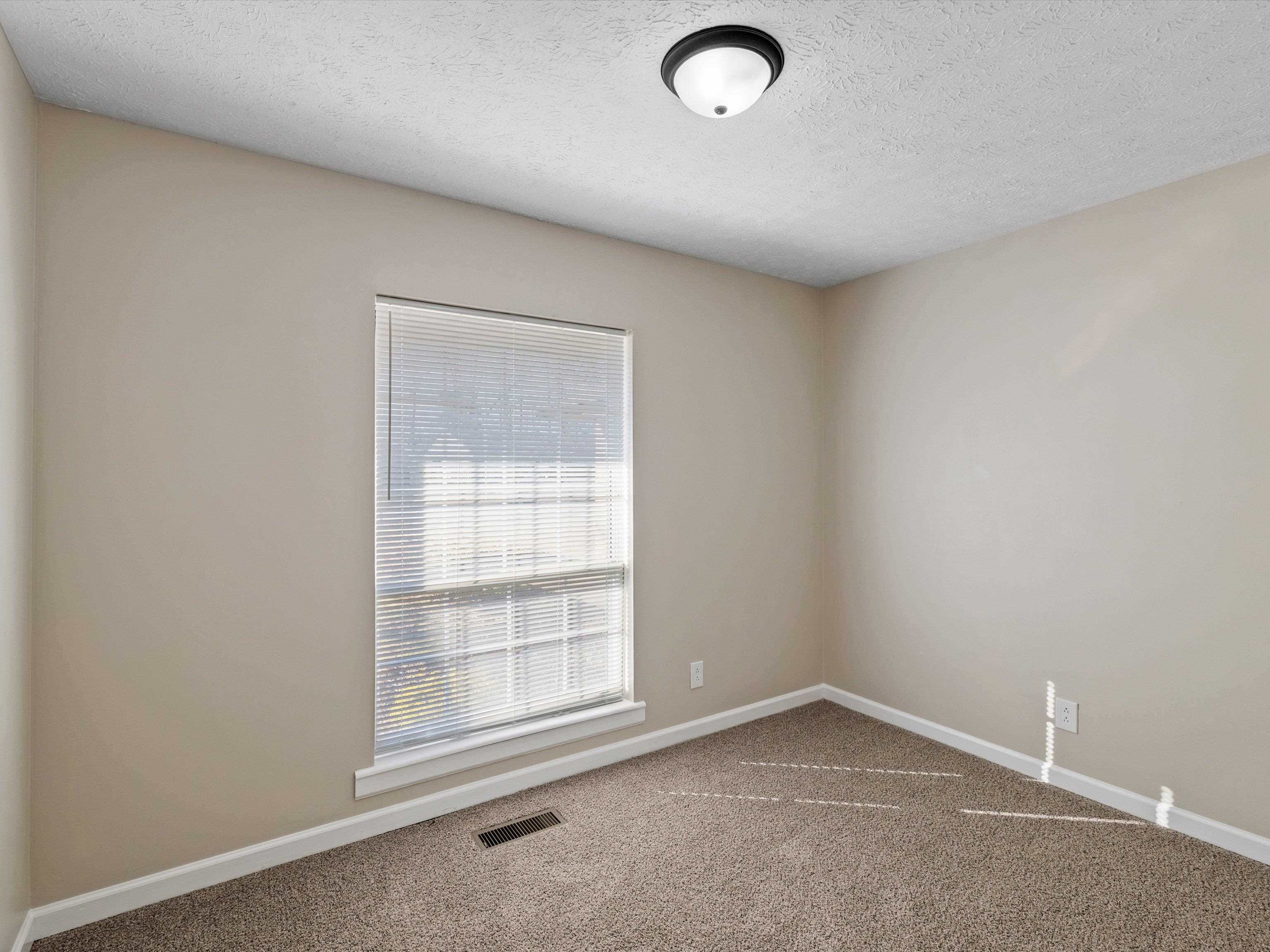 845 Mary Lou Ct, Owensboro, Kentucky 42303, 3 Bedrooms Bedrooms, ,2 BathroomsBathrooms,Single Family Residence,For Sale,Mary Lou Ct,93832