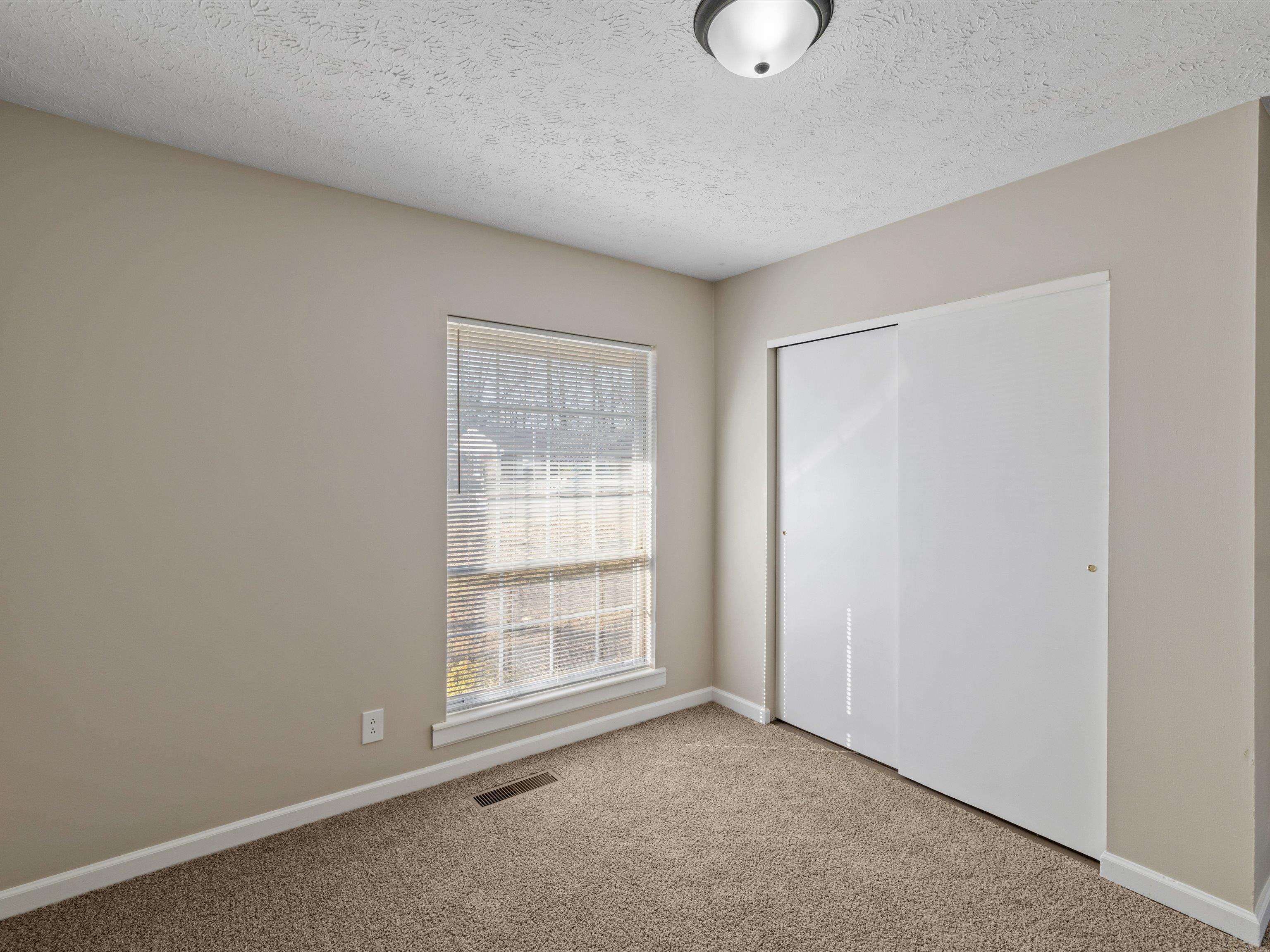 845 Mary Lou Ct, Owensboro, Kentucky 42303, 3 Bedrooms Bedrooms, ,2 BathroomsBathrooms,Single Family Residence,For Sale,Mary Lou Ct,93832