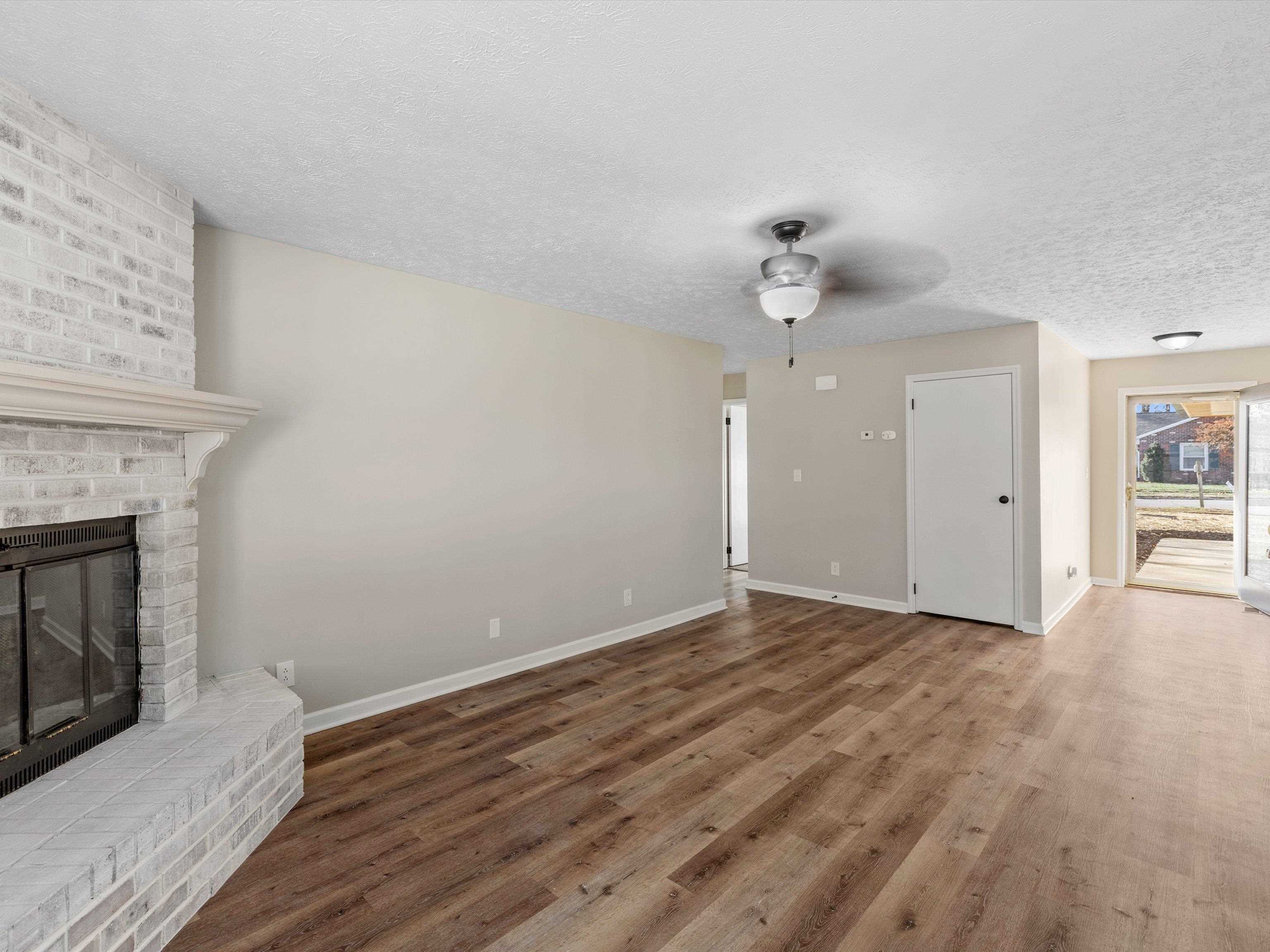 845 Mary Lou Ct, Owensboro, Kentucky 42303, 3 Bedrooms Bedrooms, ,2 BathroomsBathrooms,Single Family Residence,For Sale,Mary Lou Ct,93832