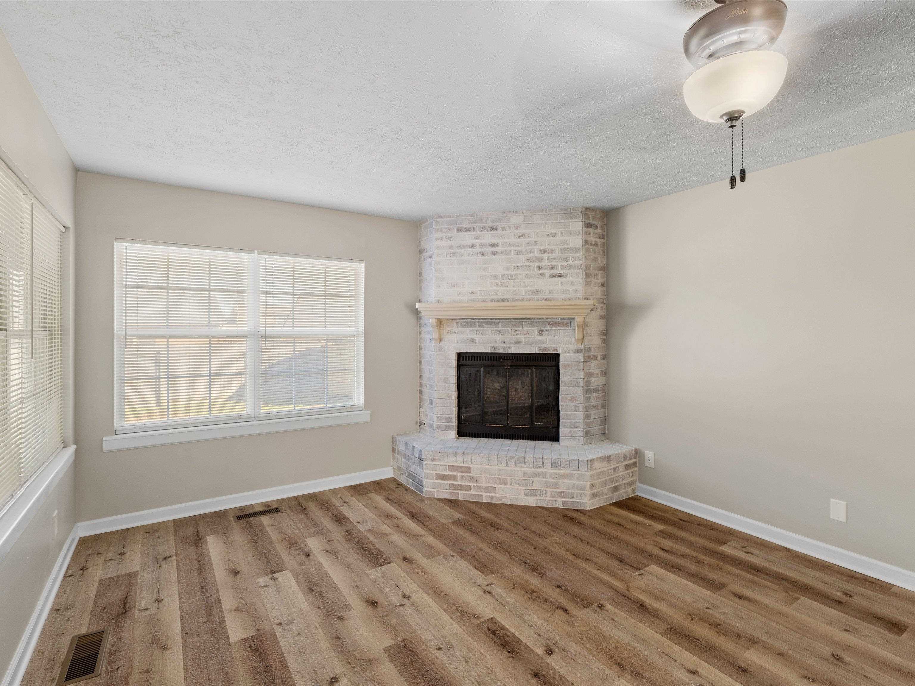 845 Mary Lou Ct, Owensboro, Kentucky 42303, 3 Bedrooms Bedrooms, ,2 BathroomsBathrooms,Single Family Residence,For Sale,Mary Lou Ct,93832