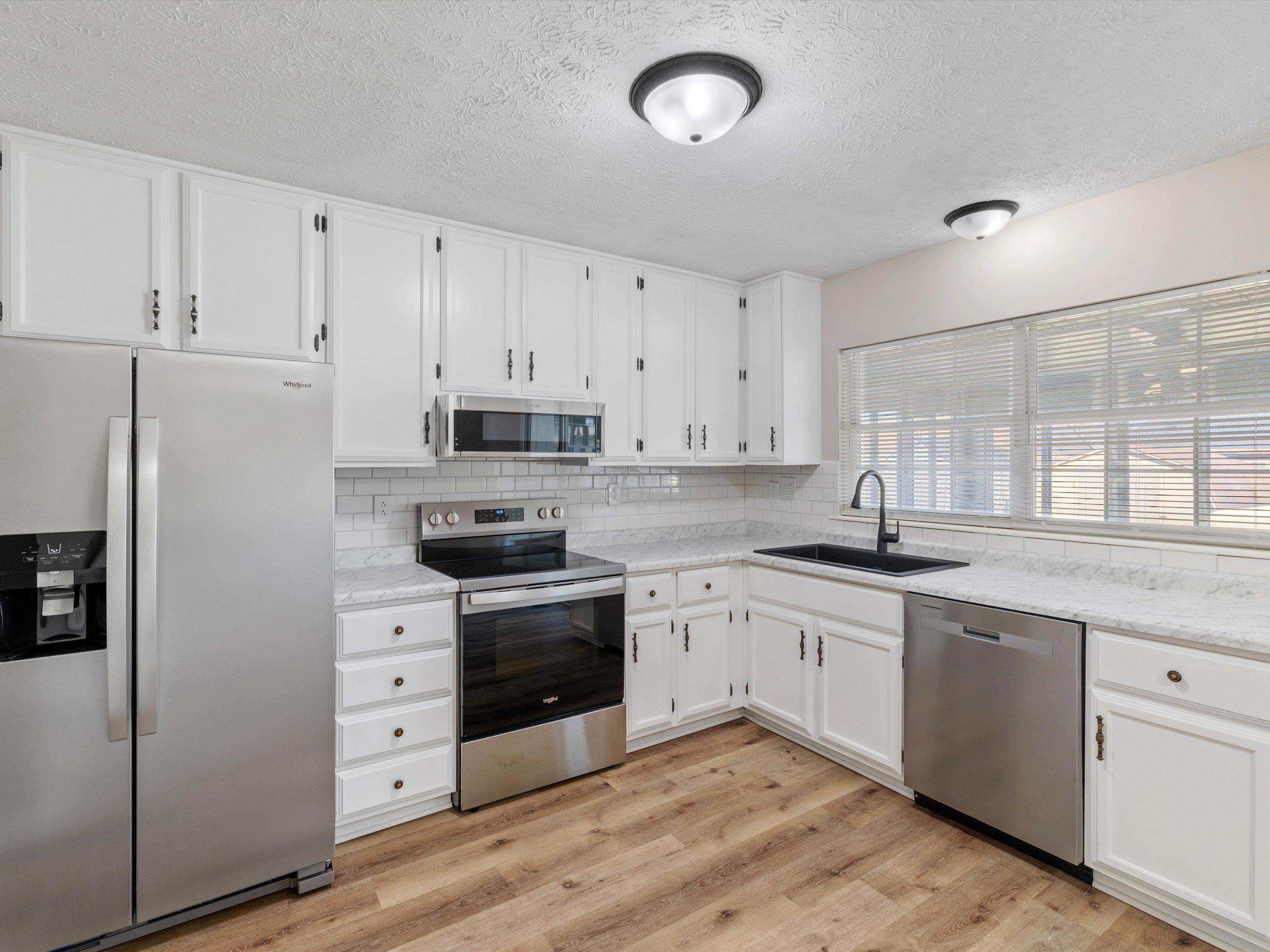 845 Mary Lou Ct, Owensboro, Kentucky 42303, 3 Bedrooms Bedrooms, ,2 BathroomsBathrooms,Single Family Residence,For Sale,Mary Lou Ct,93832