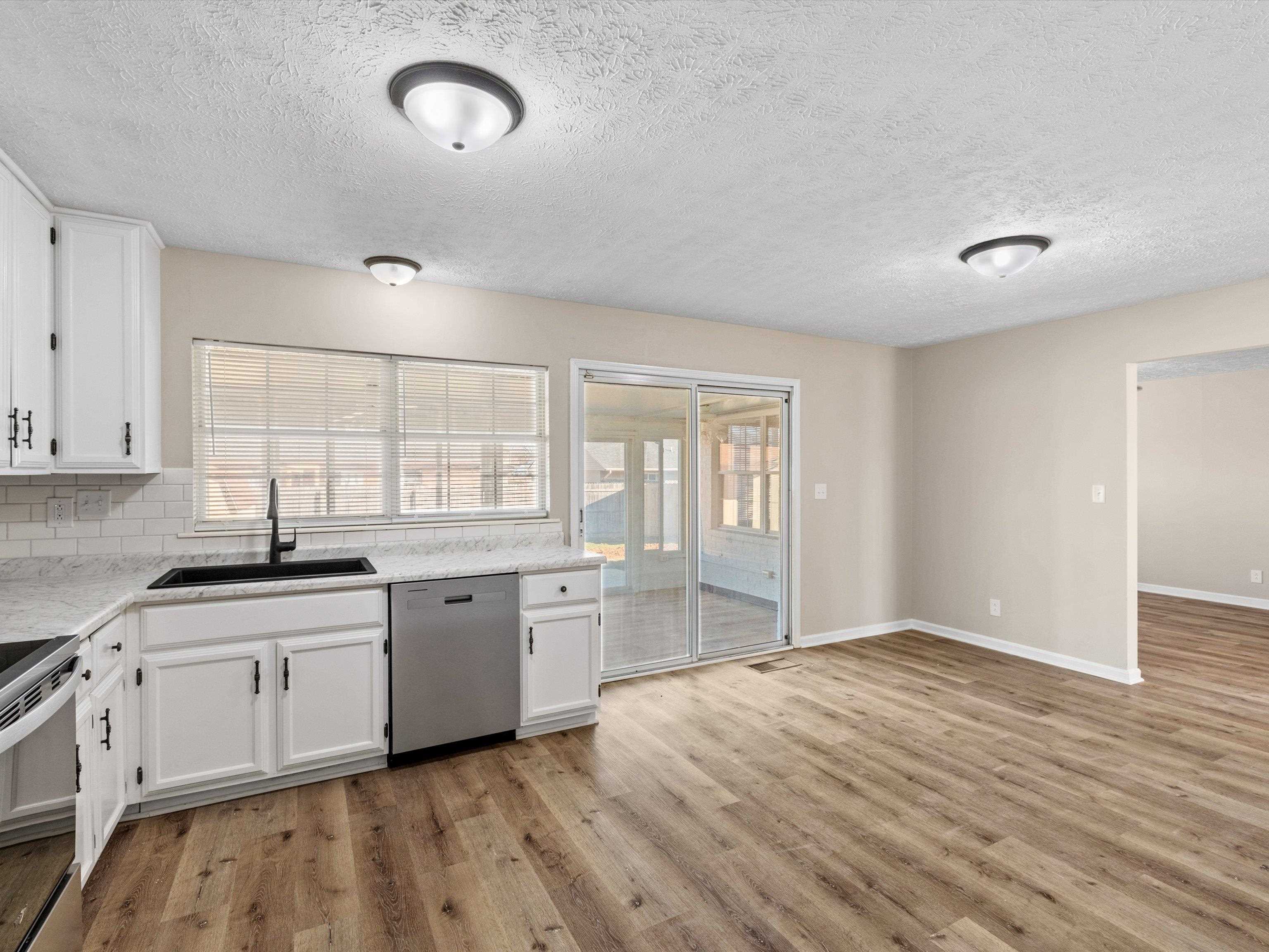 845 Mary Lou Ct, Owensboro, Kentucky 42303, 3 Bedrooms Bedrooms, ,2 BathroomsBathrooms,Single Family Residence,For Sale,Mary Lou Ct,93832