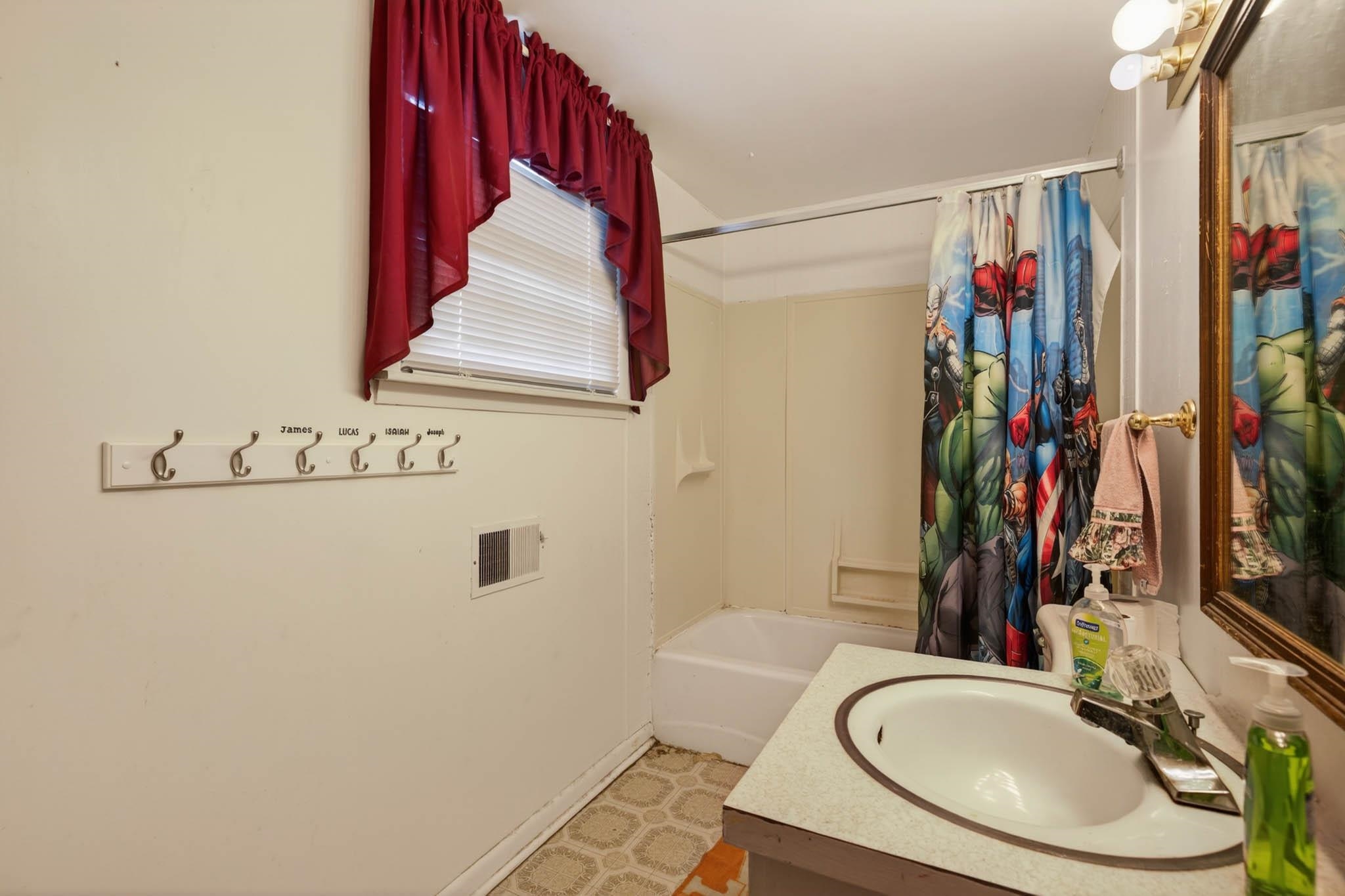 2824 Aldersgate, Owensboro, Kentucky 42303, 4 Bedrooms Bedrooms, ,2 BathroomsBathrooms,Single Family Residence,For Sale,Aldersgate,93833