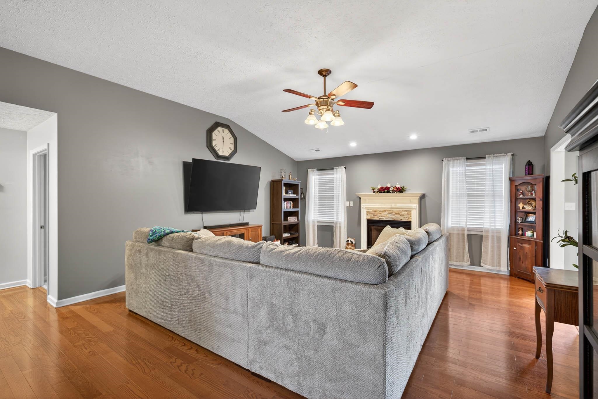 2208 Emerald Ct, Owensboro, Kentucky 42303, 3 Bedrooms Bedrooms, ,2 BathroomsBathrooms,Single Family Residence,For Sale,Emerald Ct,93835