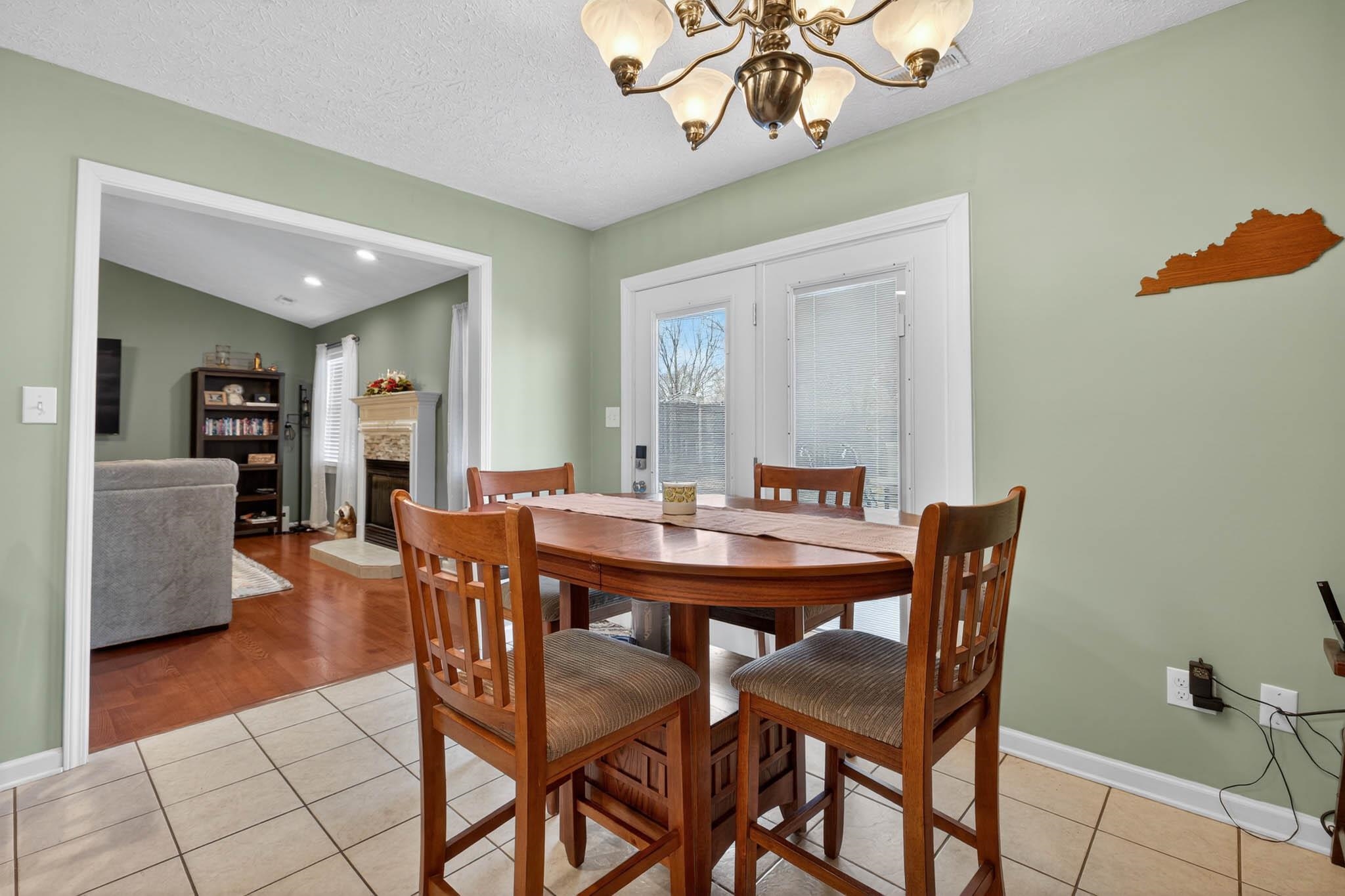 2208 Emerald Ct, Owensboro, Kentucky 42303, 3 Bedrooms Bedrooms, ,2 BathroomsBathrooms,Single Family Residence,For Sale,Emerald Ct,93835