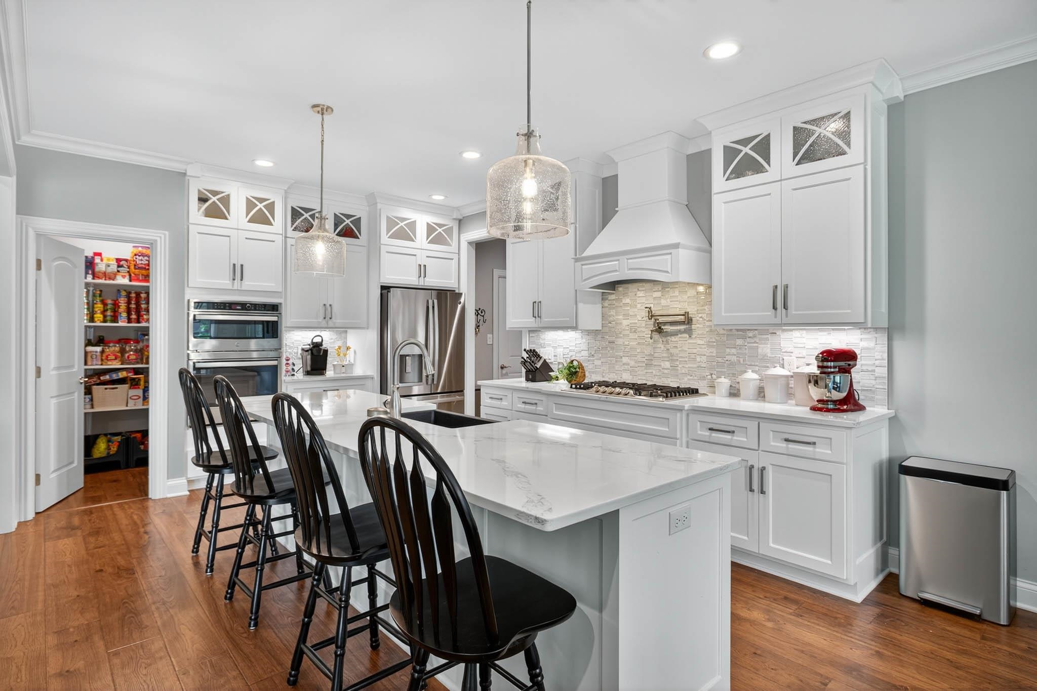 6613 Barcroft Dr, Owensboro, Kentucky 42303, 6 Bedrooms Bedrooms, ,3 BathroomsBathrooms,Single Family Residence,For Sale,Barcroft Dr,93837