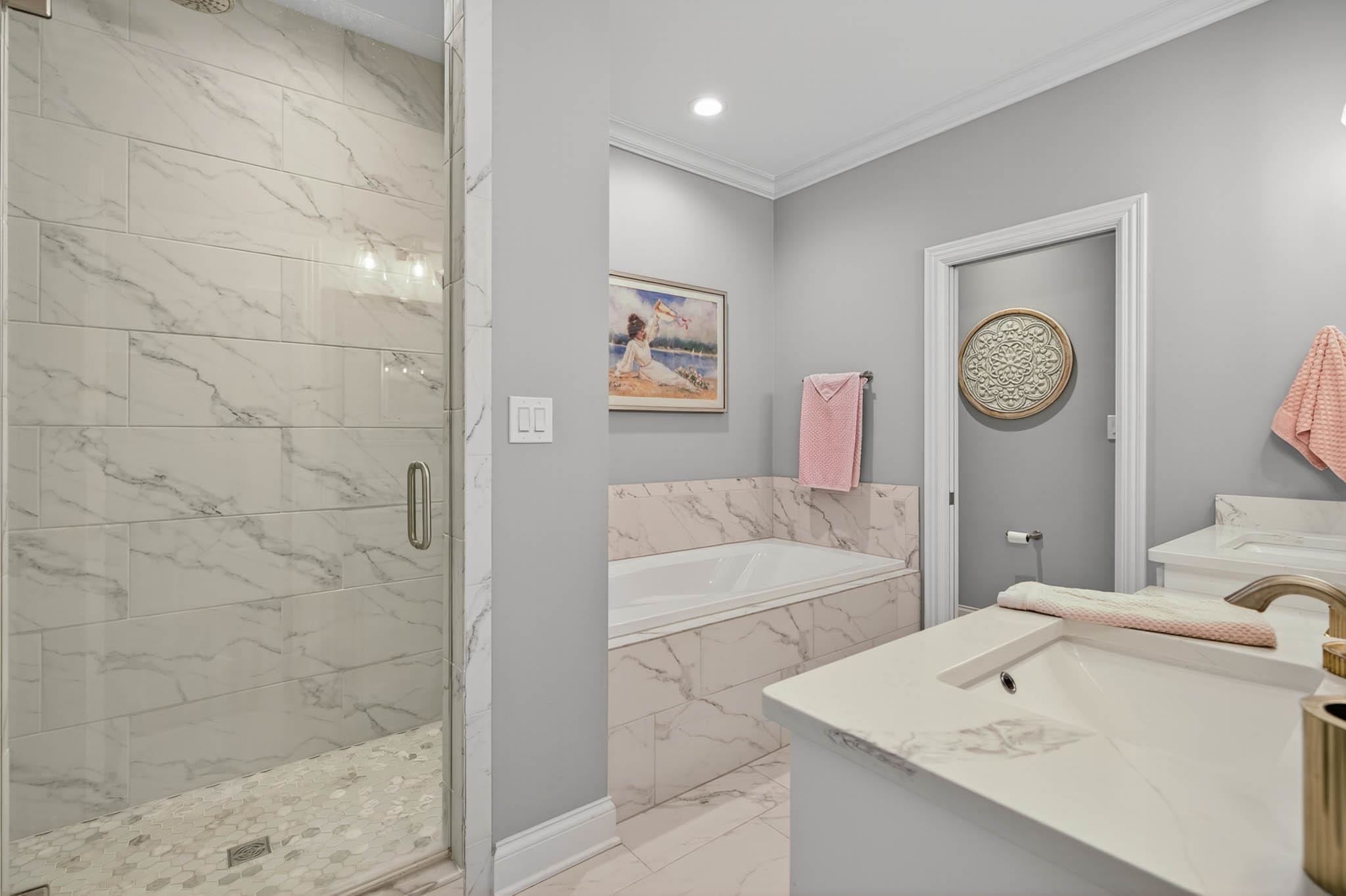 6613 Barcroft Dr, Owensboro, Kentucky 42303, 6 Bedrooms Bedrooms, ,3 BathroomsBathrooms,Single Family Residence,For Sale,Barcroft Dr,93837