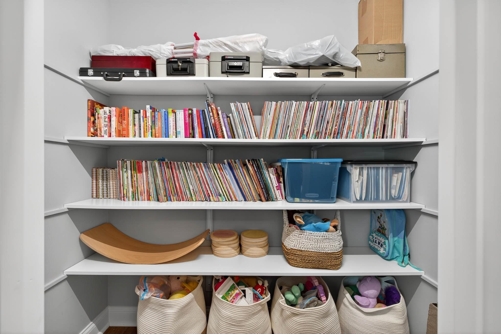 6613 Barcroft Dr, Owensboro, Kentucky 42303, 6 Bedrooms Bedrooms, ,3 BathroomsBathrooms,Single Family Residence,For Sale,Barcroft Dr,93837