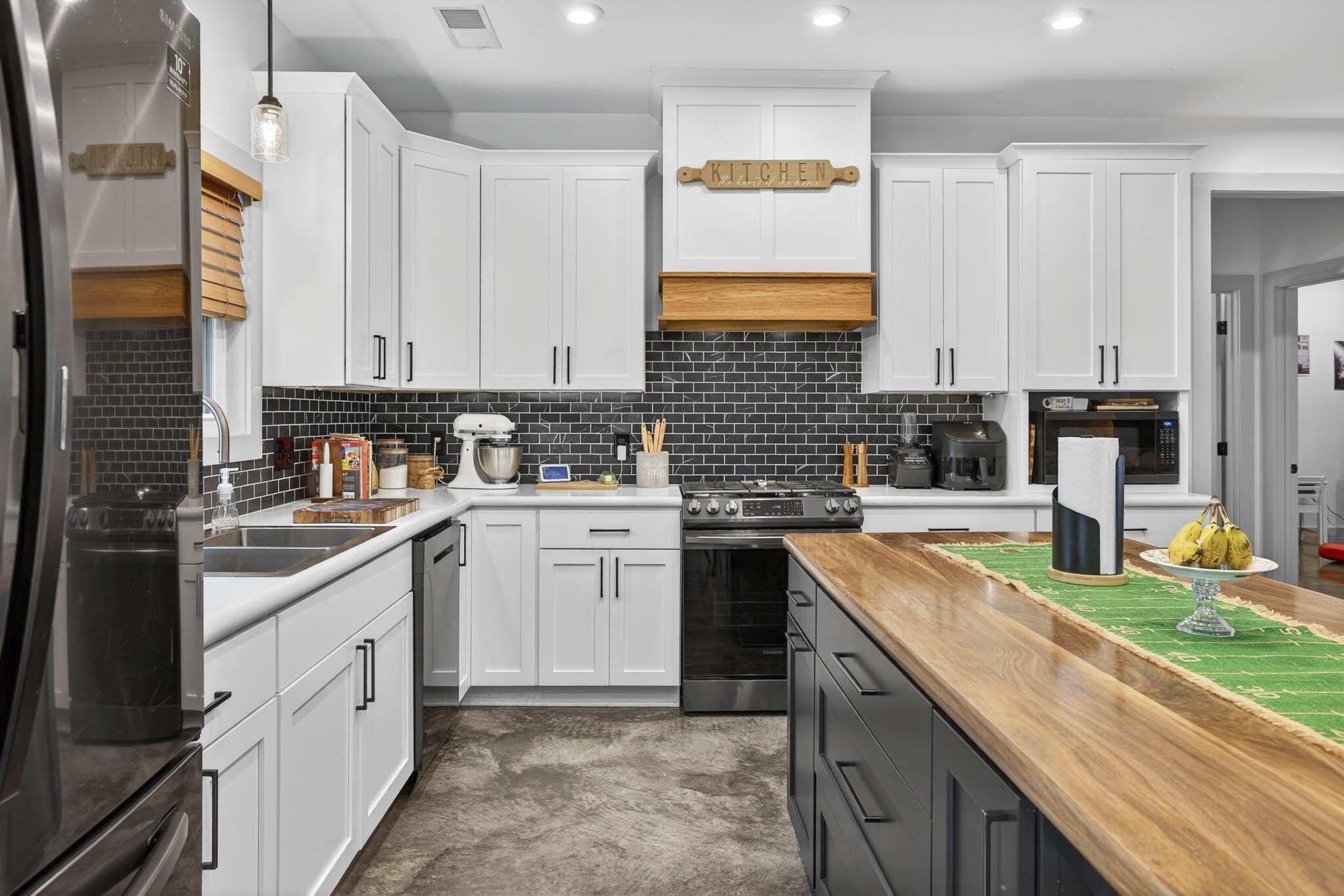 490 High Street, Lewisport, Kentucky 42351, 3 Bedrooms Bedrooms, ,2 BathroomsBathrooms,Single Family Residence,For Sale,High Street,93841