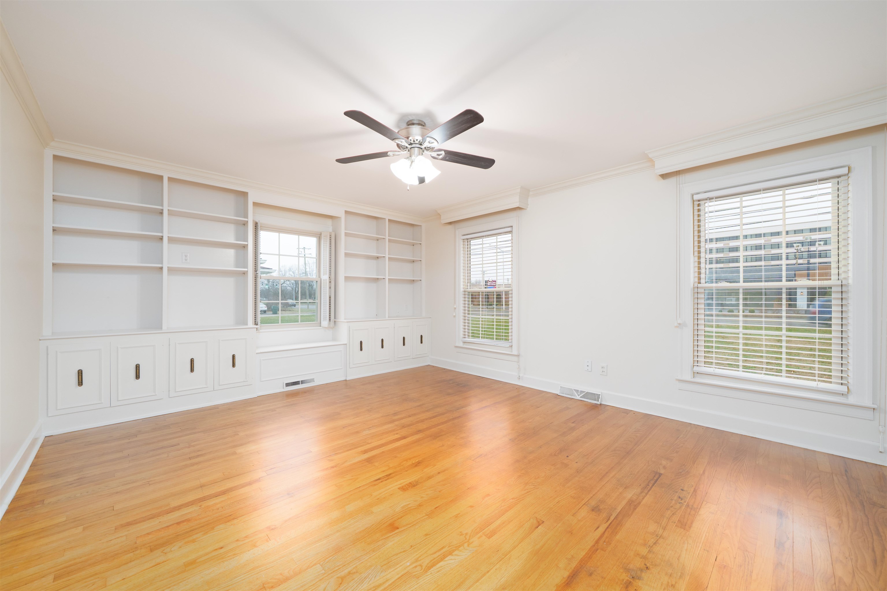 2931 Frederica Street, Owensboro, Kentucky 42303, 4 Bedrooms Bedrooms, ,2 BathroomsBathrooms,Single Family Residence,For Sale,Frederica Street,93842