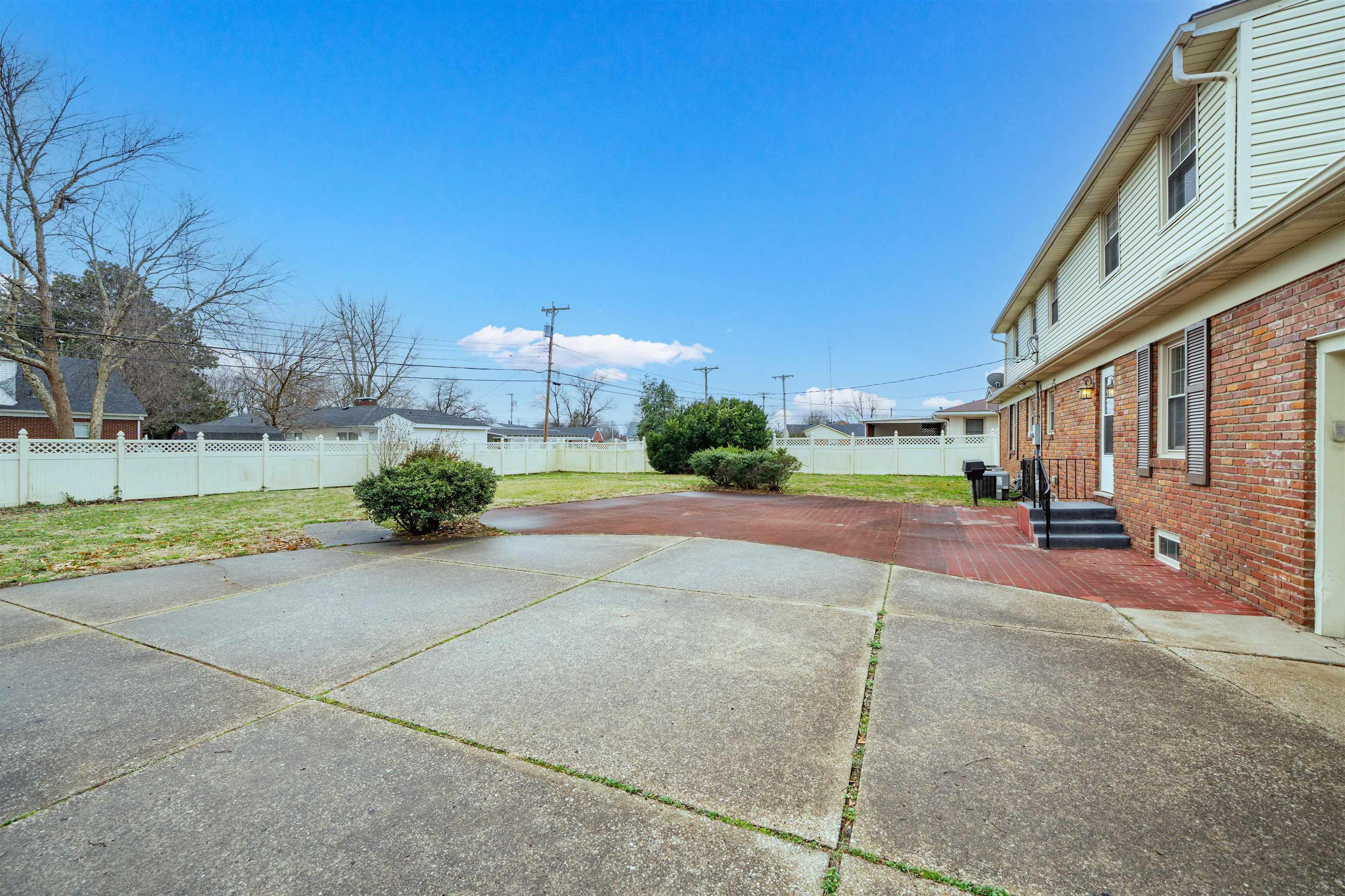 2931 Frederica Street, Owensboro, Kentucky 42303, 4 Bedrooms Bedrooms, ,2 BathroomsBathrooms,Single Family Residence,For Sale,Frederica Street,93842